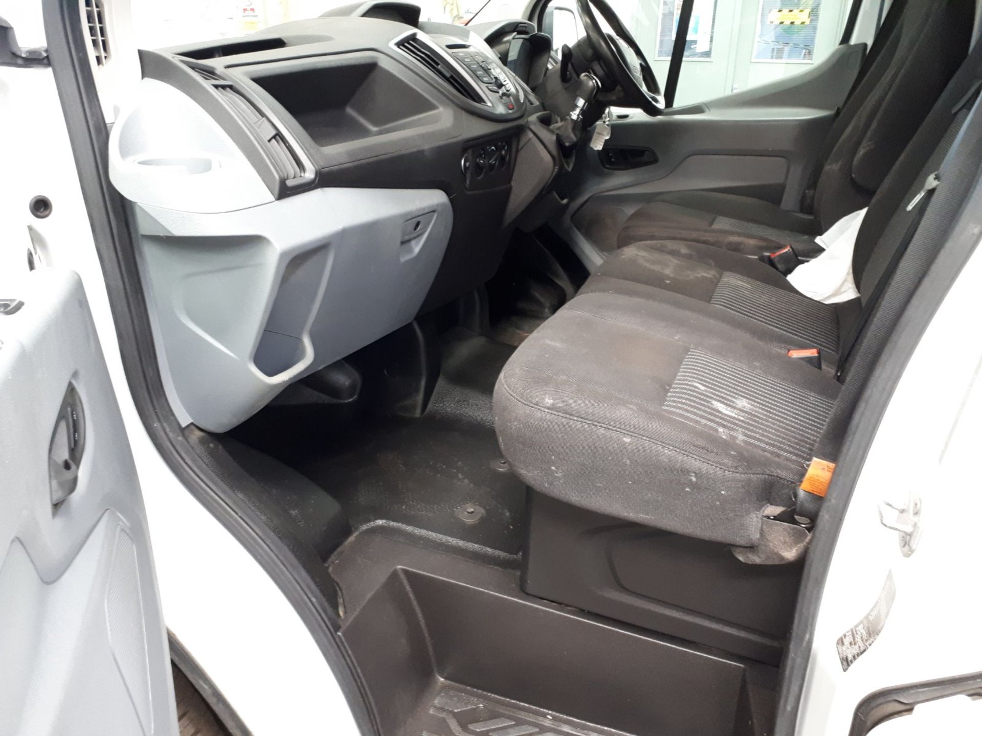 (On Sale) FORD TRANSIT 130 T350 *L4 - XLWB HI-ROOF* (2018 - EURO 6) '2.0 TDCI - 6 SPEED' (1 OWNER) - Image 3 of 4