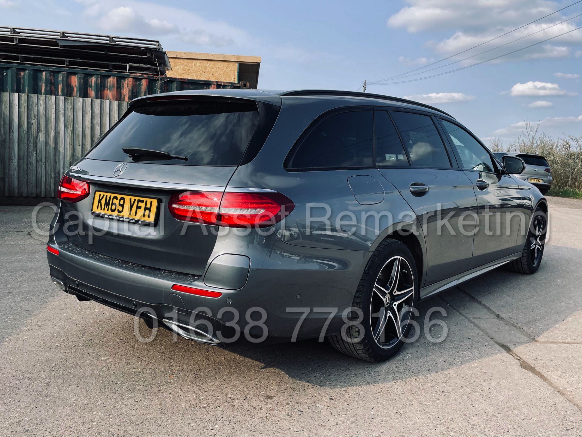 MERCEDES-BENZ E300DE *AMG LINE - ESTATE* DIESEL HYBRID (2020 MODEL) '9G TRONIC - SAT NAV' *WOW* - Image 12 of 53