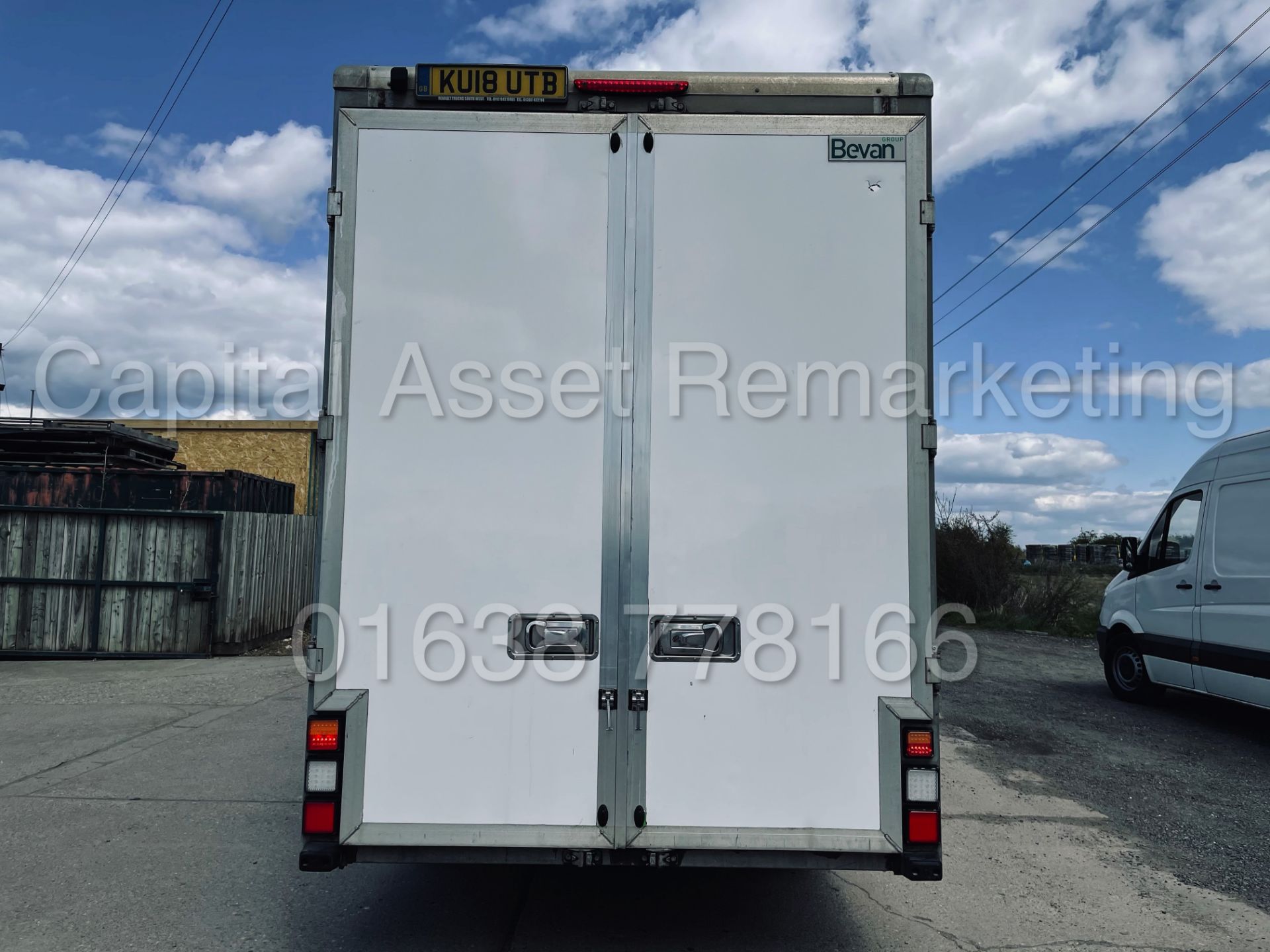 (On Sale) RENAULT MASTER *LWB - LOW LOADER / LUTON BOX VAN* (2018 - EURO 6) '2.3 DCI -6 SPEED' *A/C* - Image 7 of 38