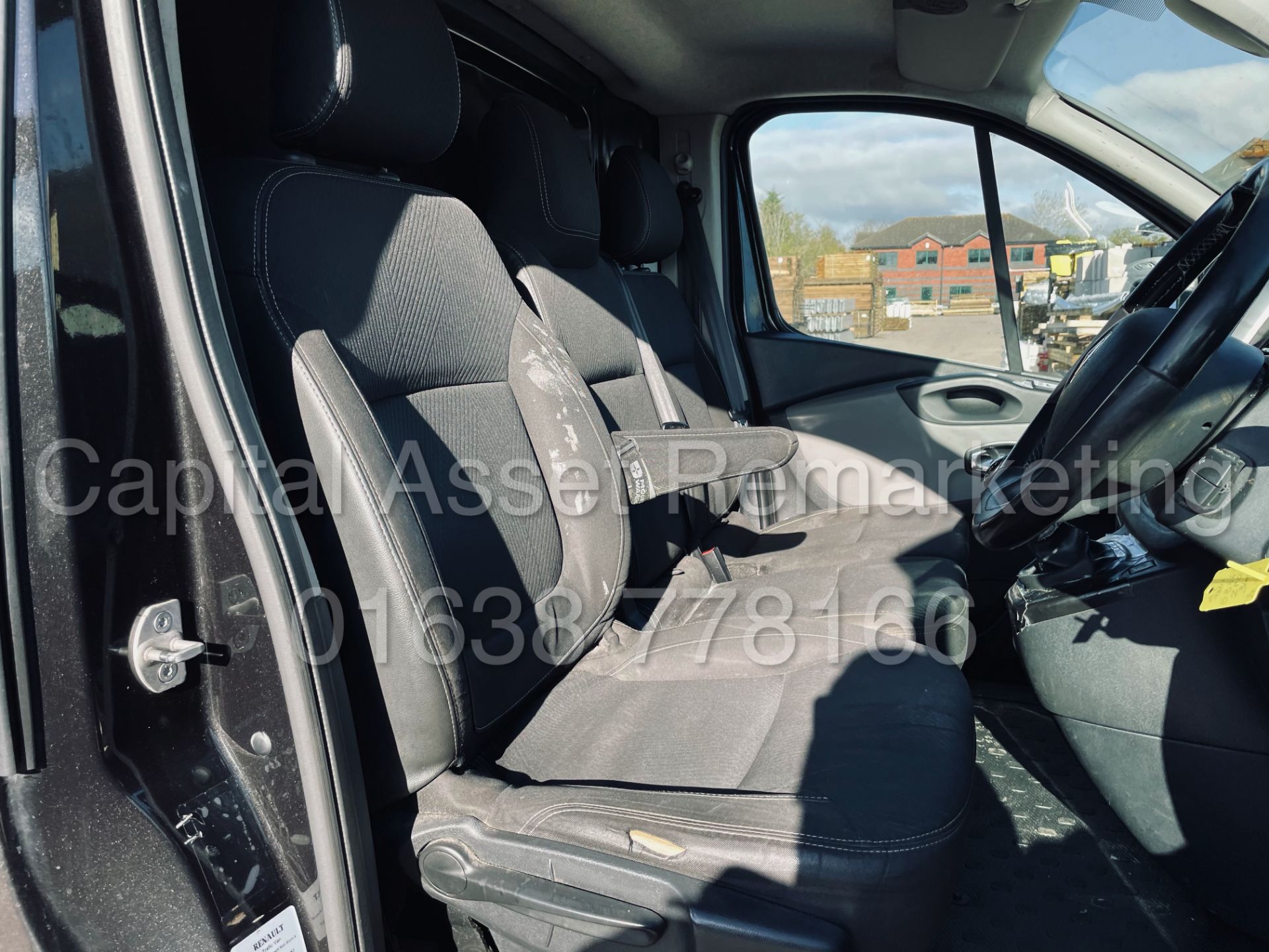 (On Sale) RENAULT TRAFIC *SPORT* SWB (66 REG - EURO 6) '1.6 DCI - 6 SPEED' *A/C - NAV* (NO VAT) - Image 28 of 43