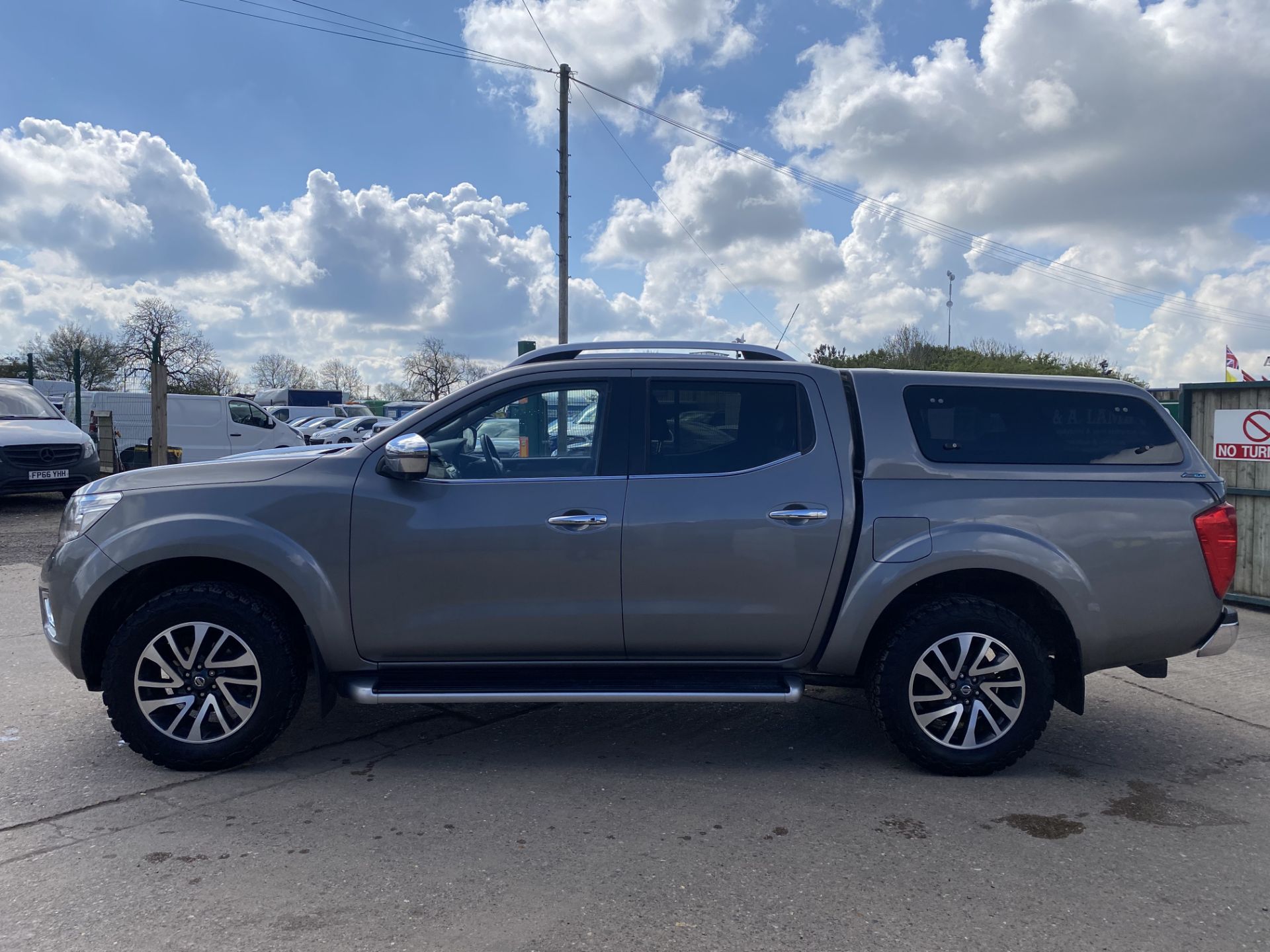 NISSAN NAVARA TEKNA DCI "AUTO" D/C - 18 REG - LEATHER - SAT NAV - CANOPY - HUGE SPEC - 1 OWNER - Image 5 of 28