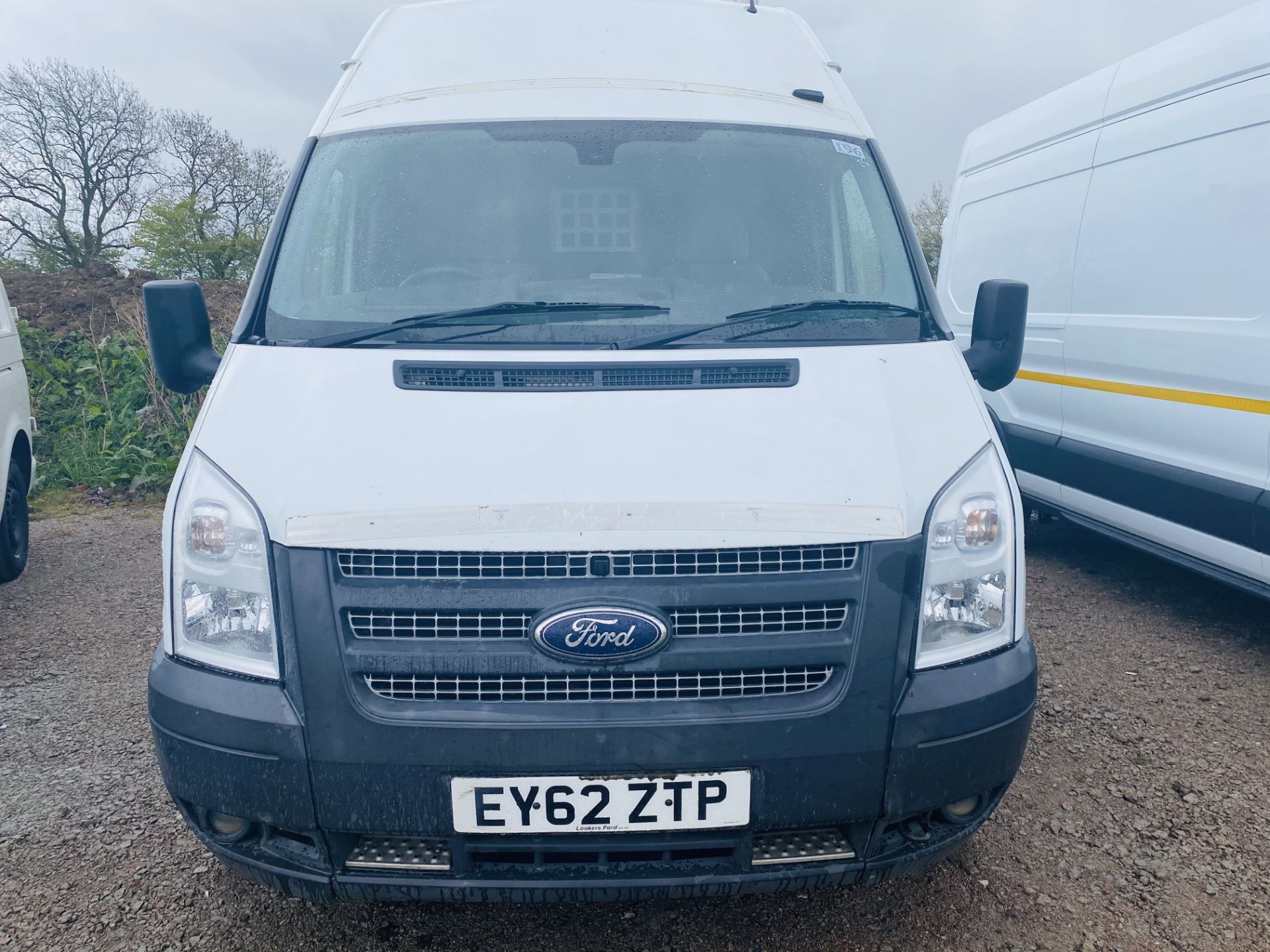 ON SALE FORD TRANSIT T350 RWD 2.2TDCI MEDIUM WHEEL BASE HIGH ROOF WITH ONBOARD COMPRESSOR - 62 REG - - Image 3 of 9