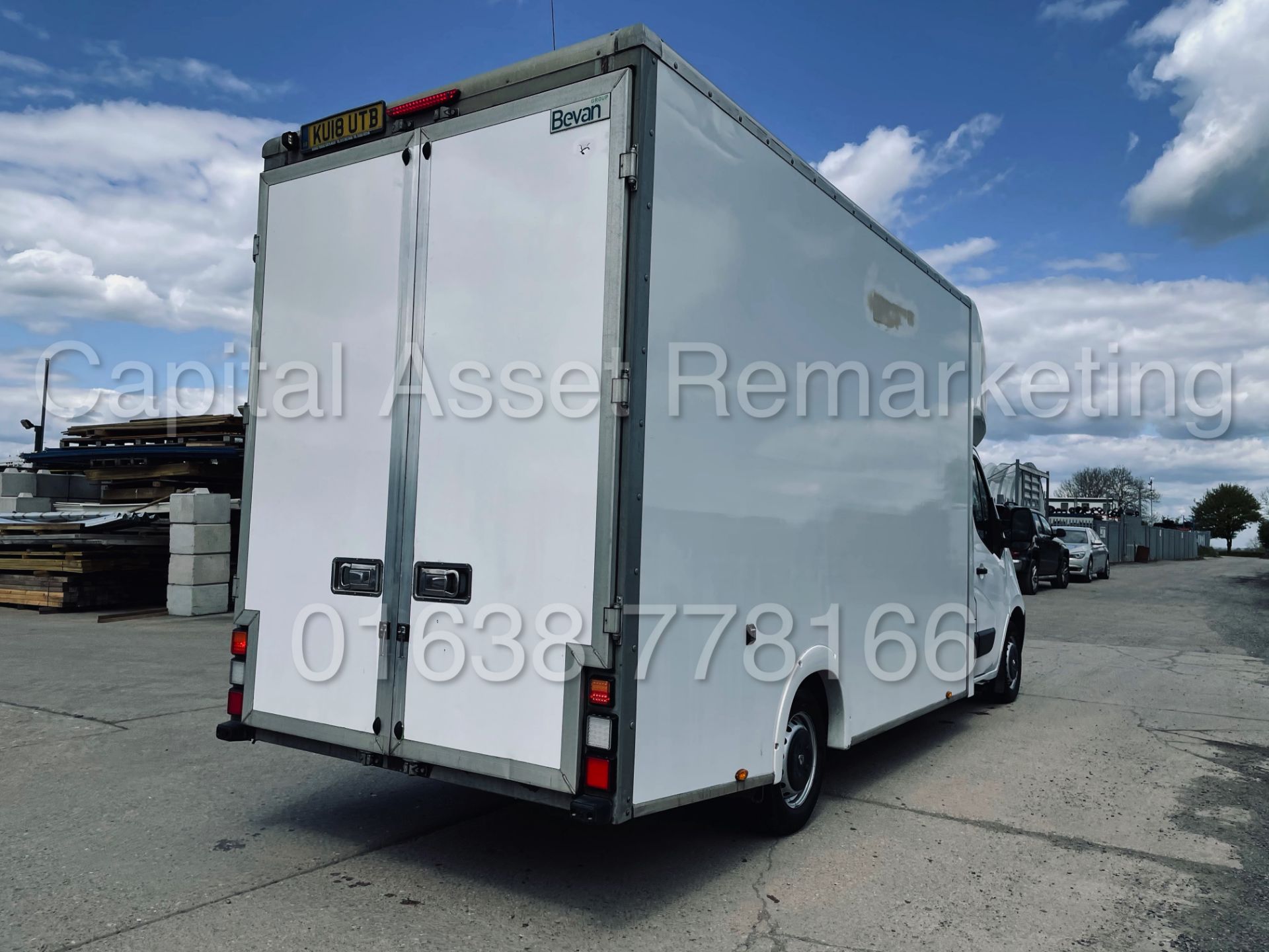 (On Sale) RENAULT MASTER *LWB - LOW LOADER / LUTON BOX VAN* (2018 - EURO 6) '2.3 DCI -6 SPEED' *A/C* - Image 8 of 38