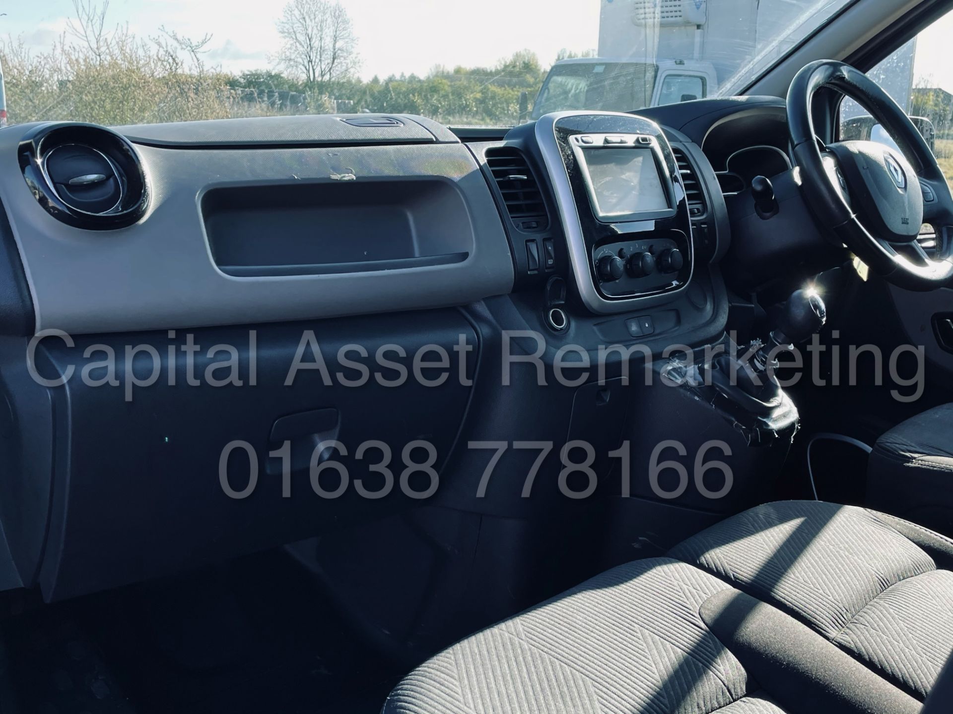 (On Sale) RENAULT TRAFIC *SPORT* SWB (66 REG - EURO 6) '1.6 DCI - 6 SPEED' *A/C - NAV* (NO VAT) - Image 20 of 43