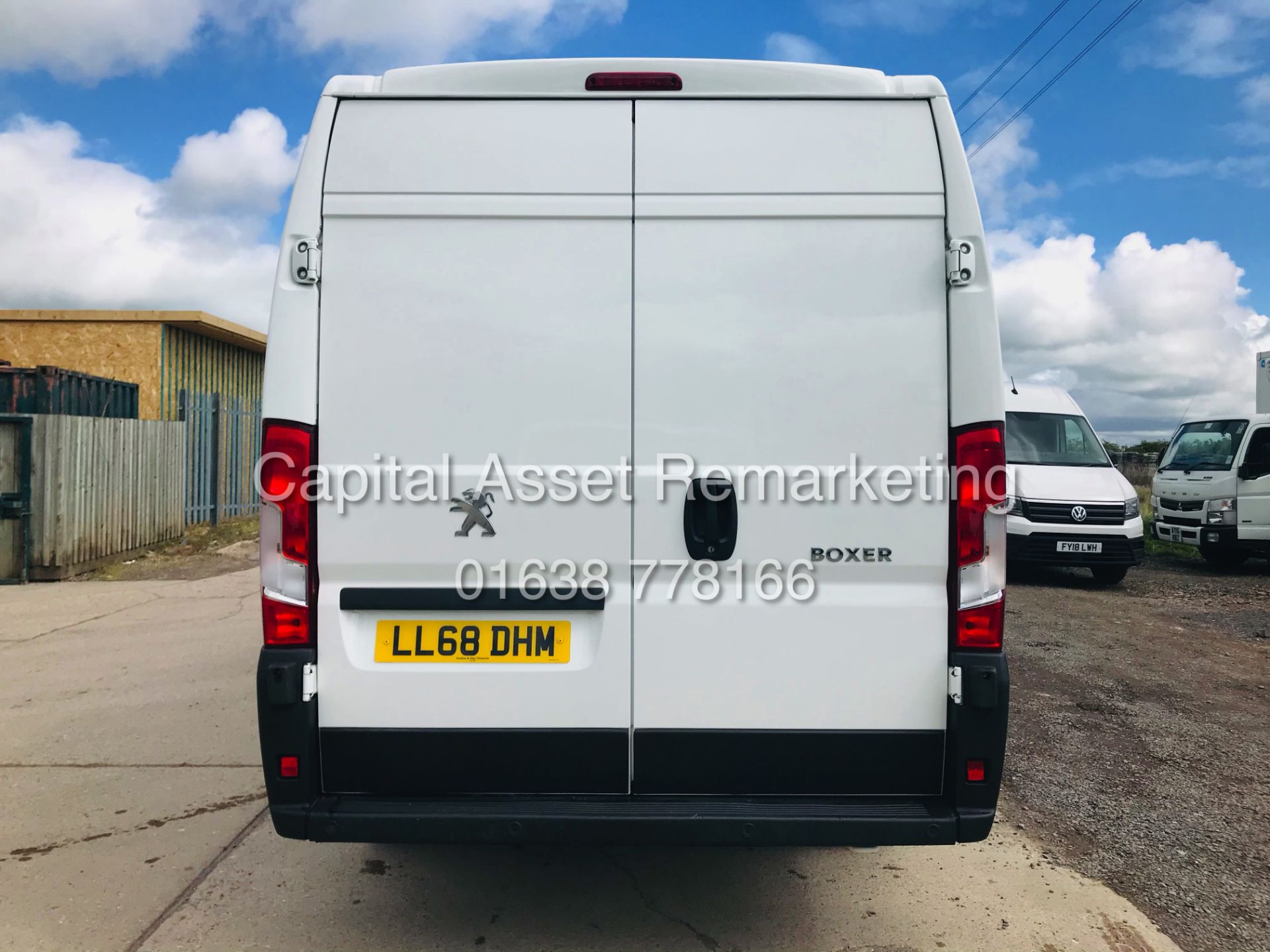 PEUGEOT BOXER 2.0 BLUE-HDI 435 L4H2 "MAXI - PROFESSIONAL" XLWB (2019 MODEL) 1 OWNER *AC & NAV* - Image 10 of 23