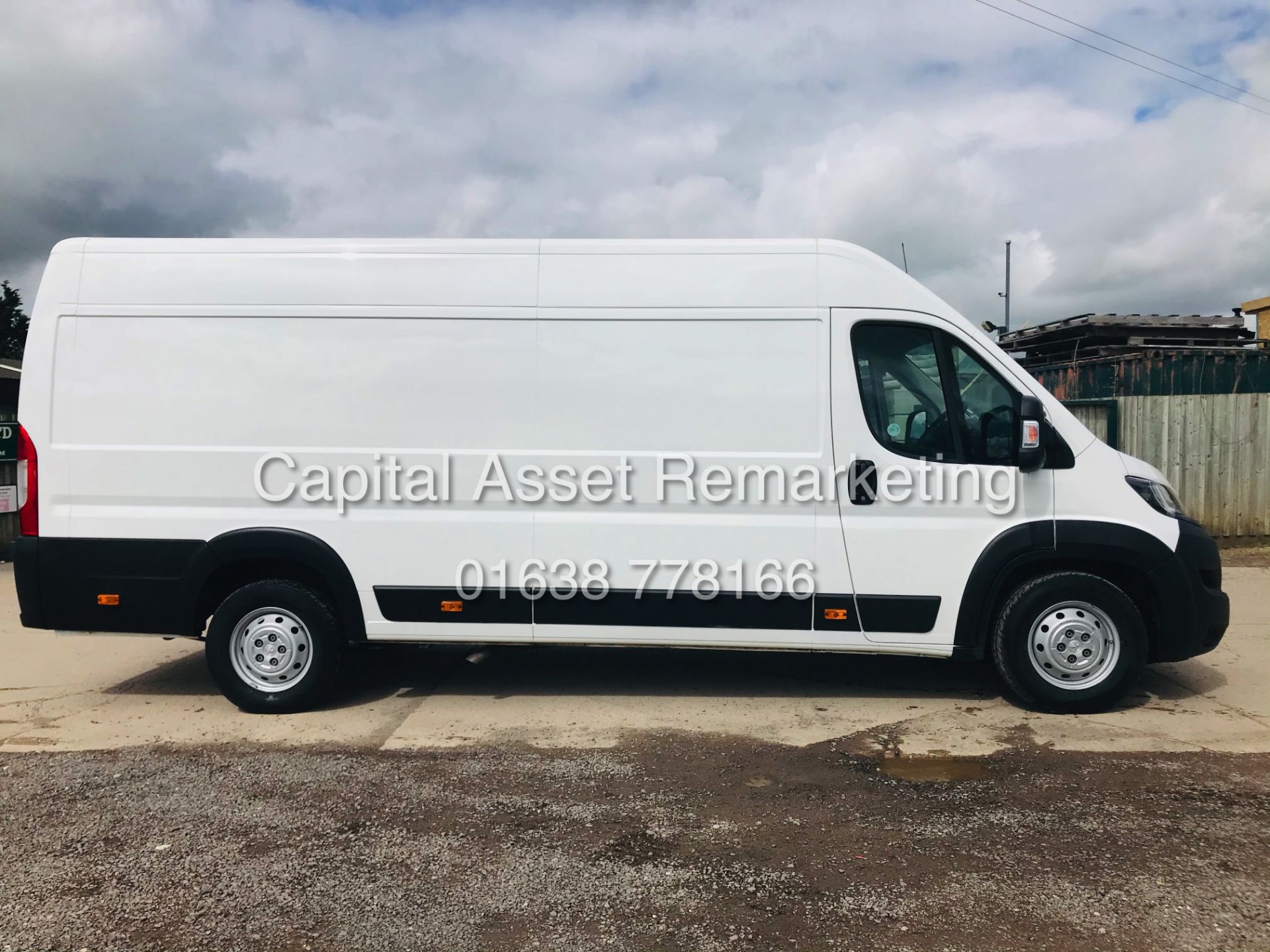 PEUGEOT BOXER 2.0 BLUE-HDI 435 L4H2 "MAXI - PROFESSIONAL" XLWB (2019 MODEL) 1 OWNER *AC & NAV* - Image 12 of 23