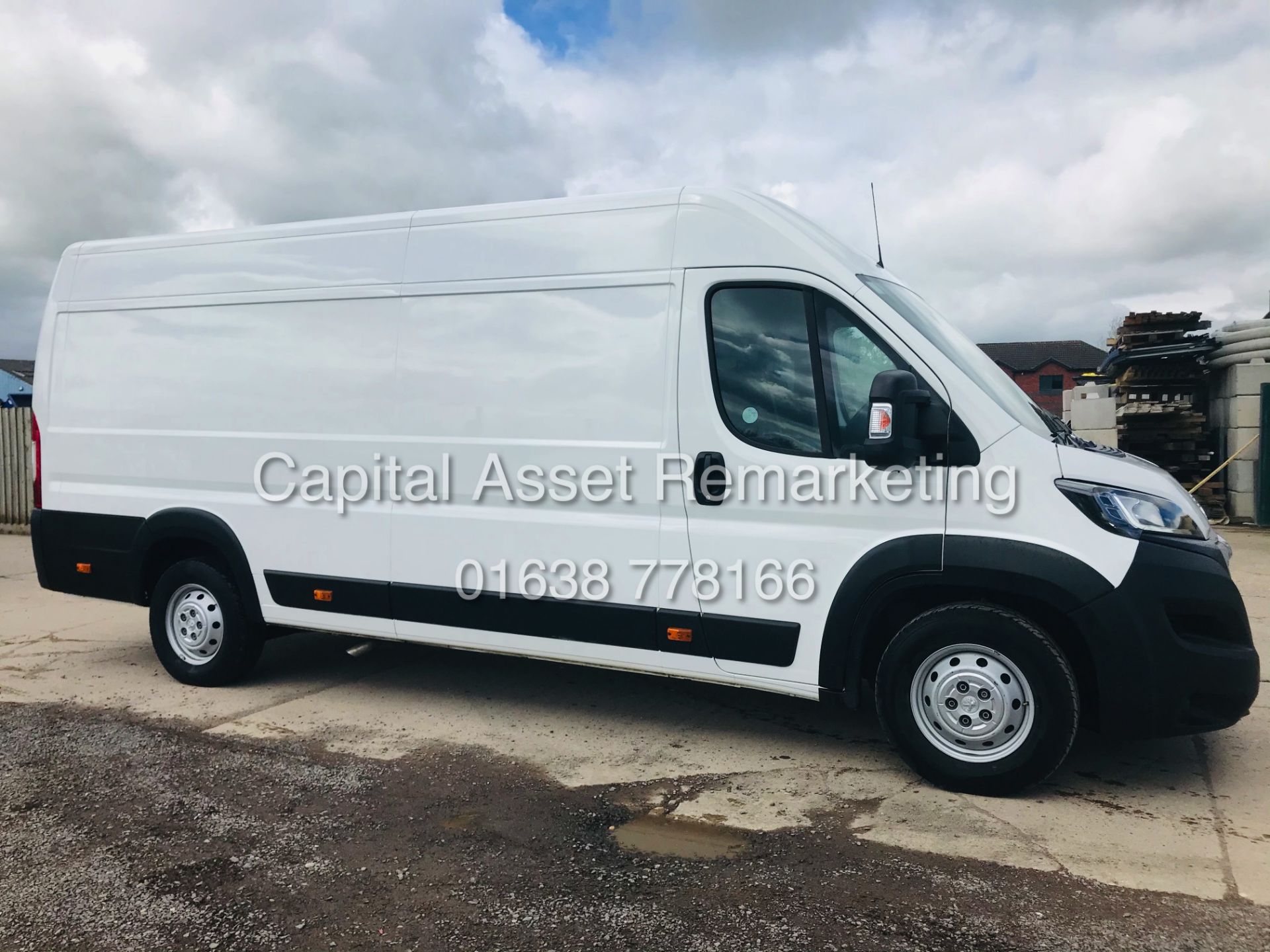 PEUGEOT BOXER 2.0 BLUE-HDI 435 L4H2 "MAXI - PROFESSIONAL" XLWB (2019 MODEL) 1 OWNER *AC & NAV*