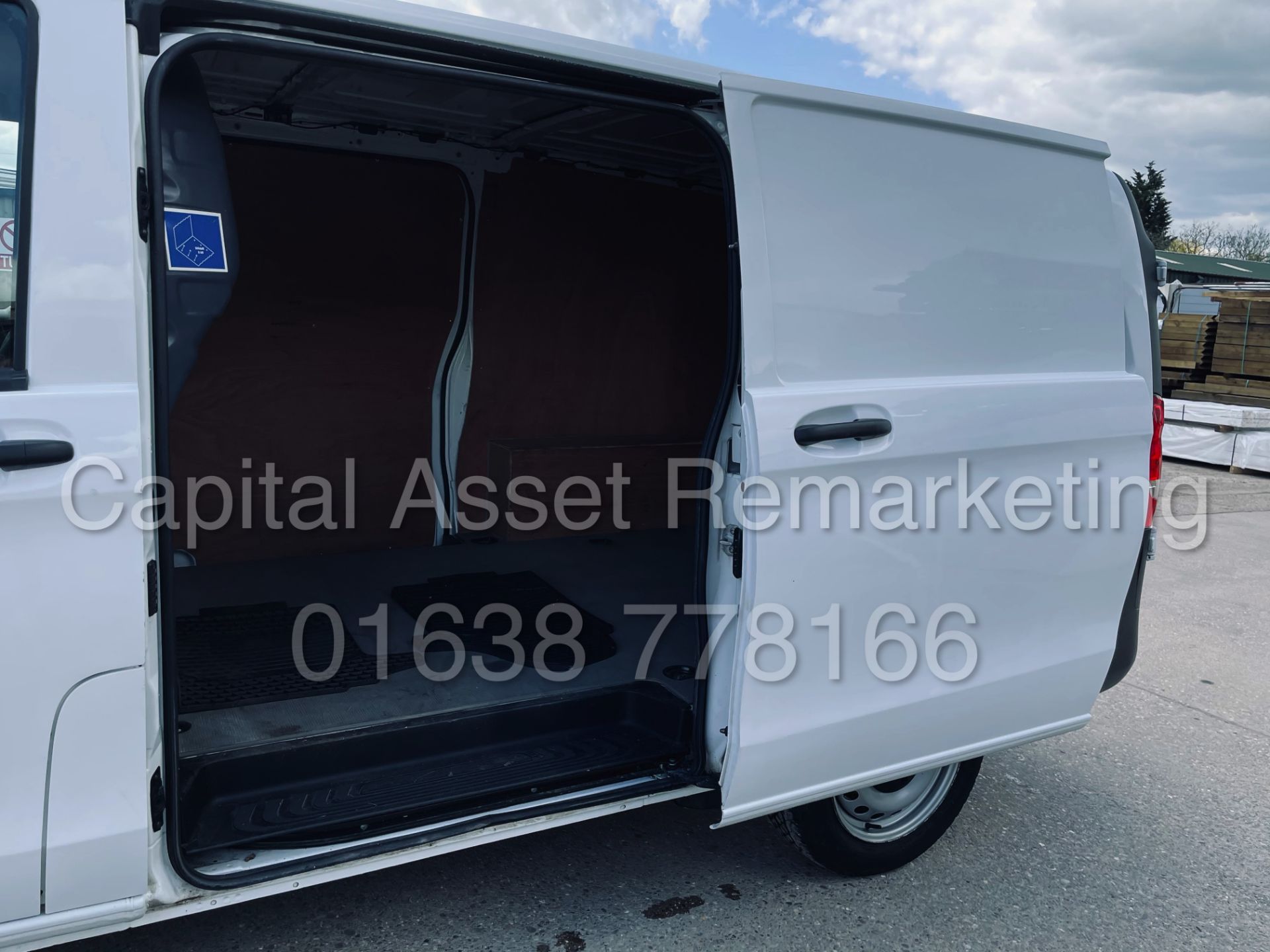 (On Sale) MERCEDES-BENZ VITO CDI *LWB - PANEL VAN* (2017 - EURO 6) '6 SPEED MANUAL - CRUISE CONTROL' - Image 24 of 43