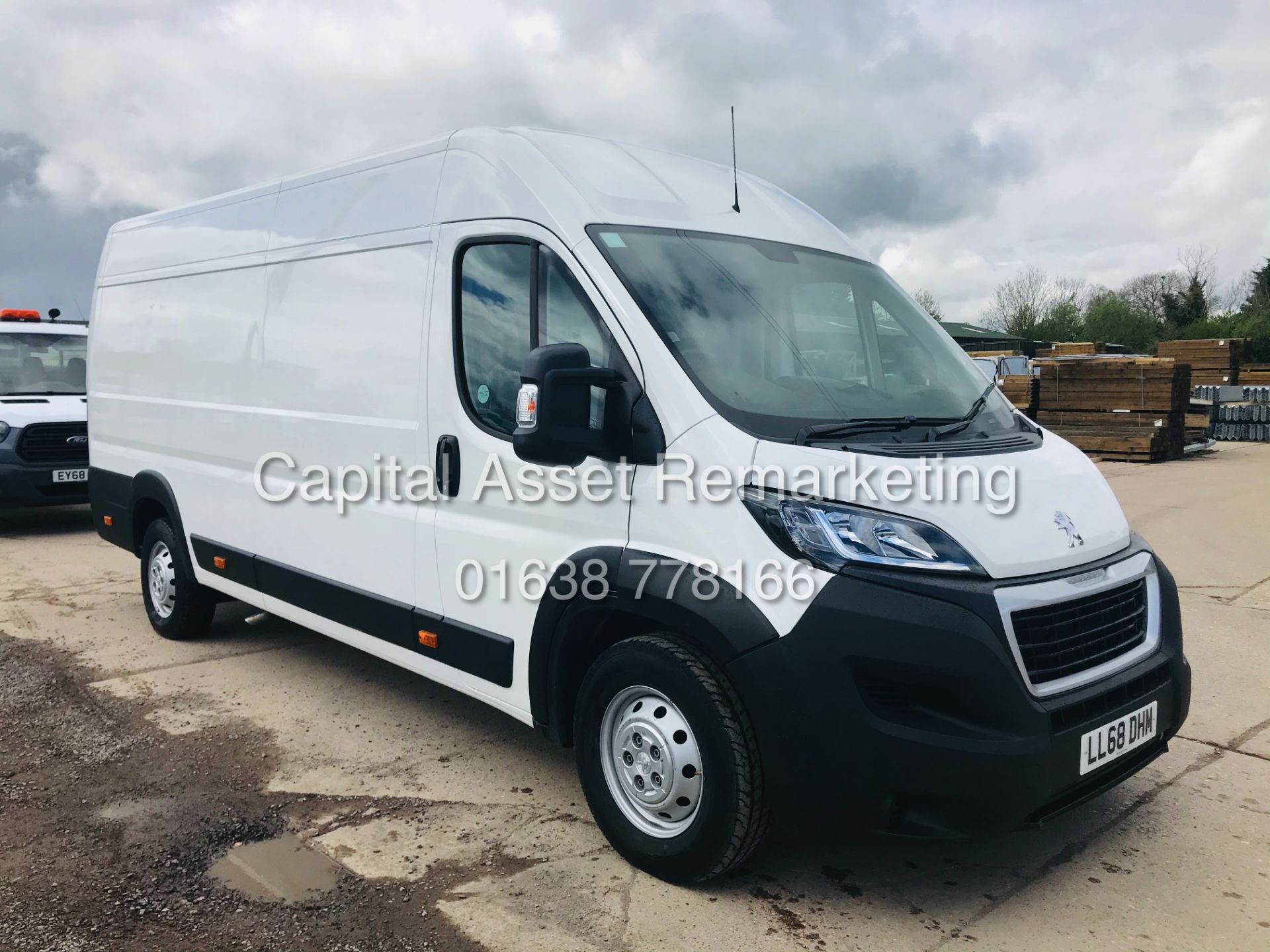 PEUGEOT BOXER 2.0 BLUE-HDI 435 L4H2 "MAXI - PROFESSIONAL" XLWB (2019 MODEL) 1 OWNER *AC & NAV* - Image 3 of 23