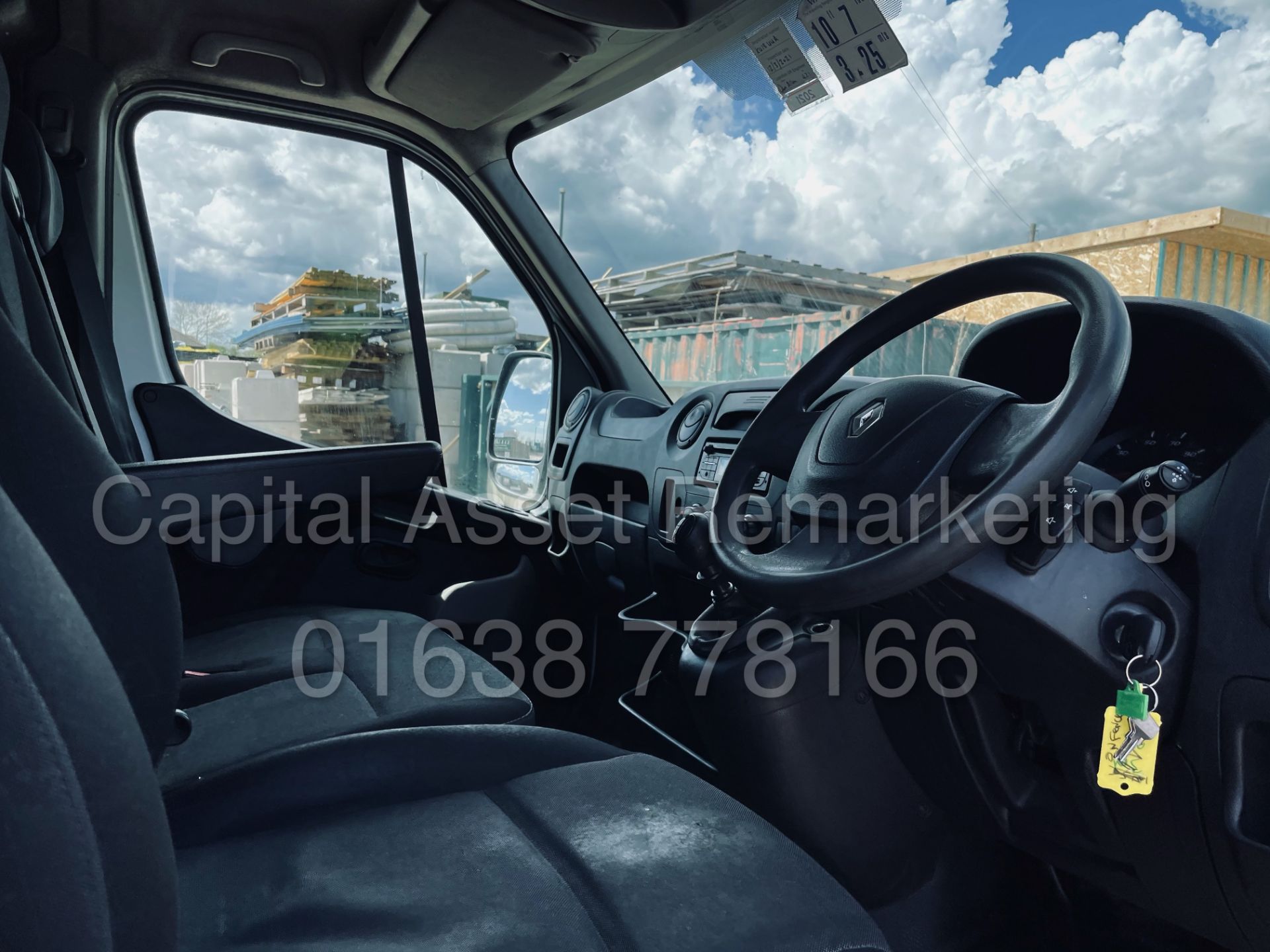 (On Sale) RENAULT MASTER *LWB - LOW LOADER / LUTON BOX VAN* (2018) '2.3 DCI-6 SPEED' *A/C* (3500 KG) - Image 28 of 40