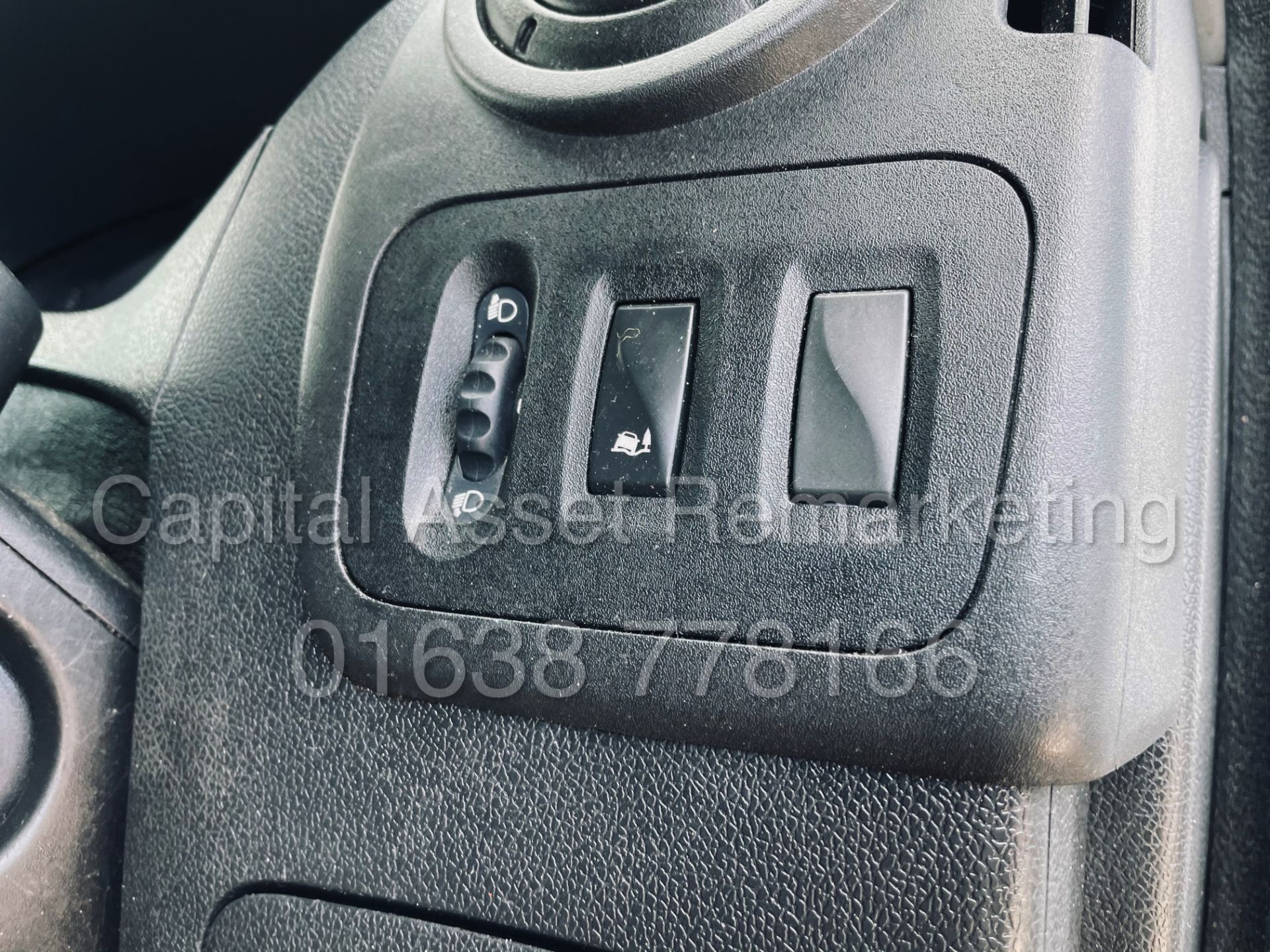 (On Sale) RENAULT MASTER *LWB - LOW LOADER / LUTON BOX VAN* (2018) '2.3 DCI-6 SPEED' *A/C* (3500 KG) - Image 30 of 40