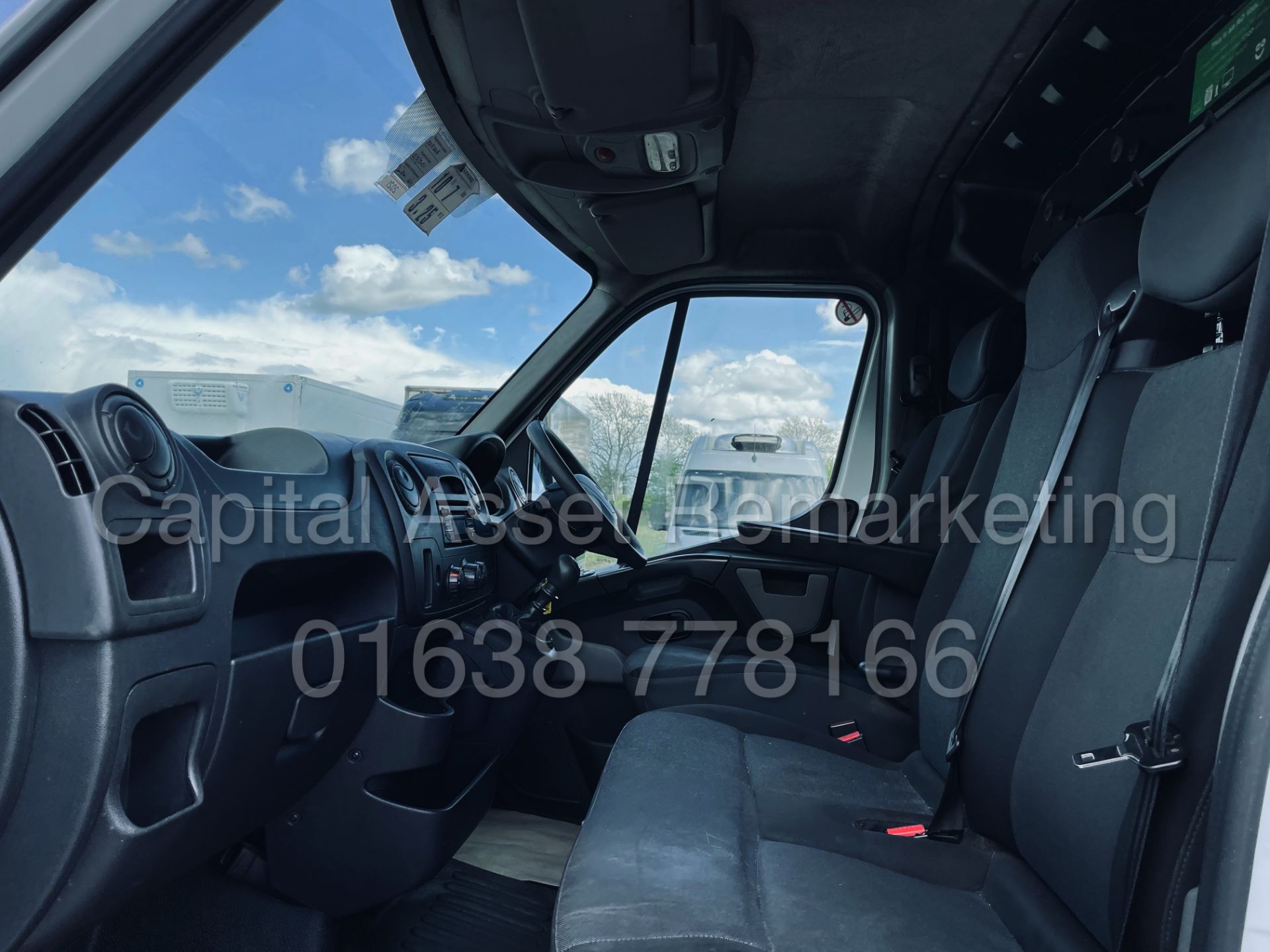 (On Sale) RENAULT MASTER *LWB - LOW LOADER / LUTON BOX VAN* (2018) '2.3 DCI-6 SPEED' *A/C* (3500 KG) - Image 19 of 40