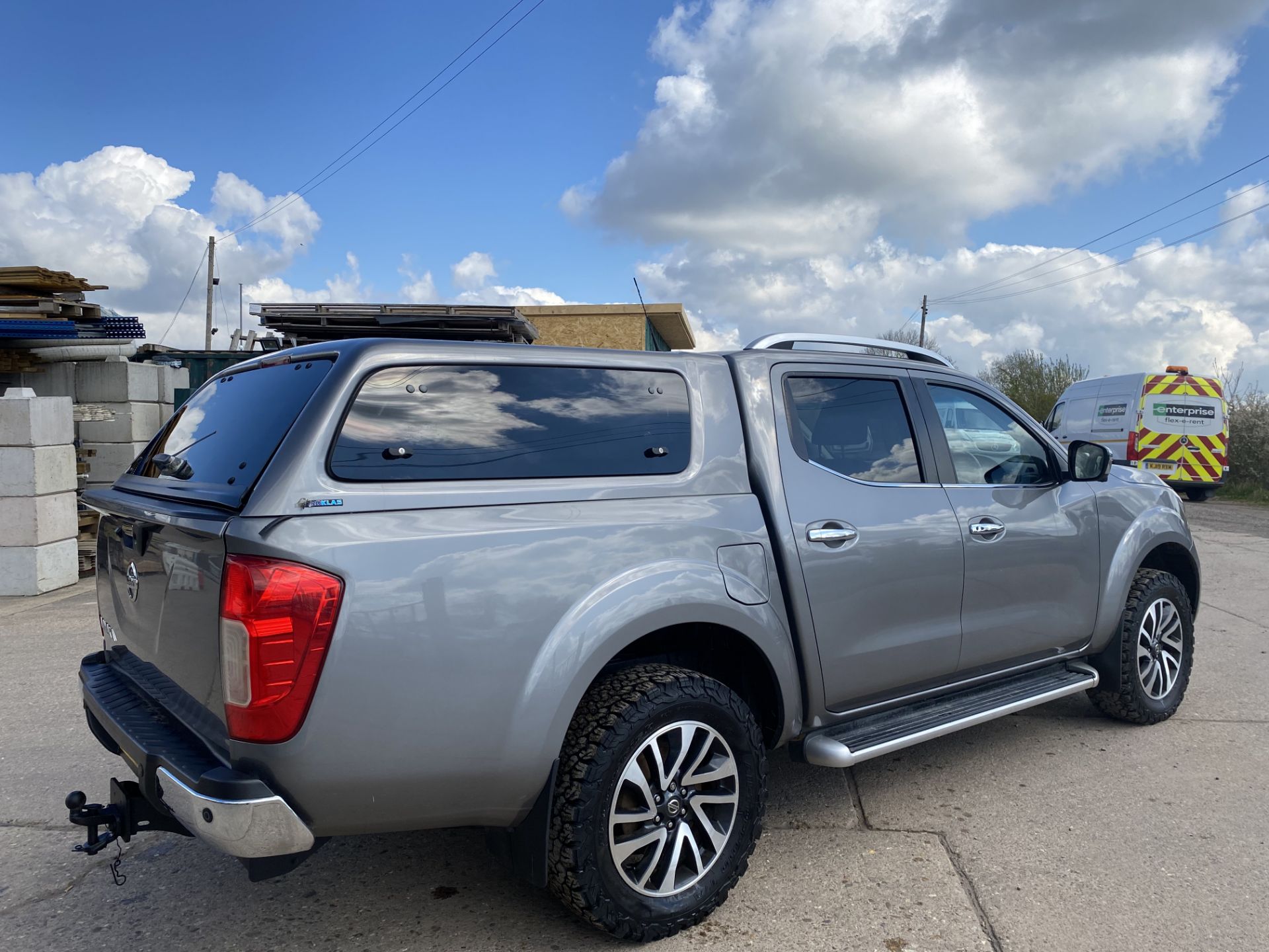 ON SALE NISSAN NAVARA "TEKNA" DCI "AUTO" DOUBLE CAB PICK UP -18 REG - LEATHER -SAT NAV - HUGE SPEC - Image 8 of 31