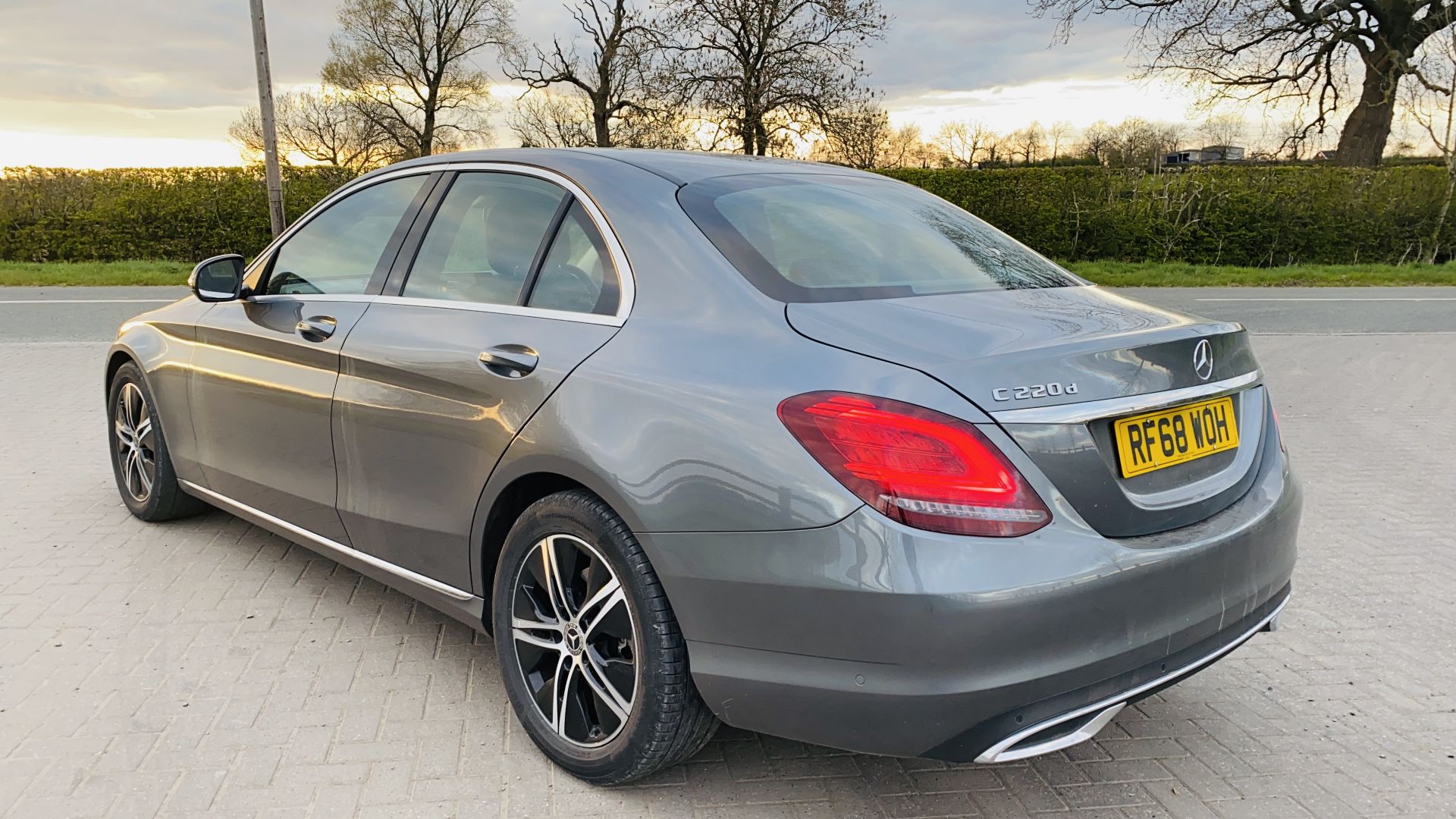 (On Sale) MERCEDES C220d "SPORT" 9-G AUTO (2019) 1 KEEPER - LEATHER - NAV - REVERSE CAM - HUGE SPEC! - Image 7 of 21