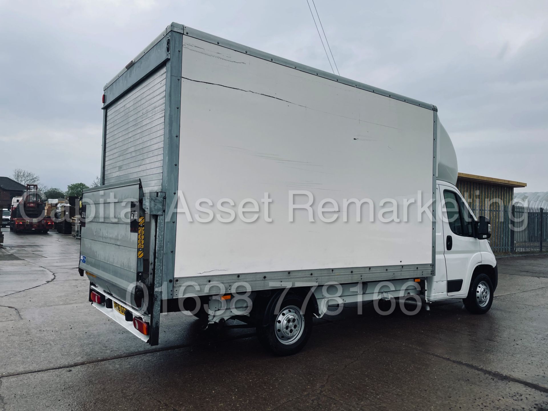 PEUGEOT BOXER 335 *LWB - LUTON / BOX VAN* (2016) '2.2 HDI - 130 BHP - 6 SPEED' *TAIL-LIFT* (1 OWNER) - Image 13 of 35