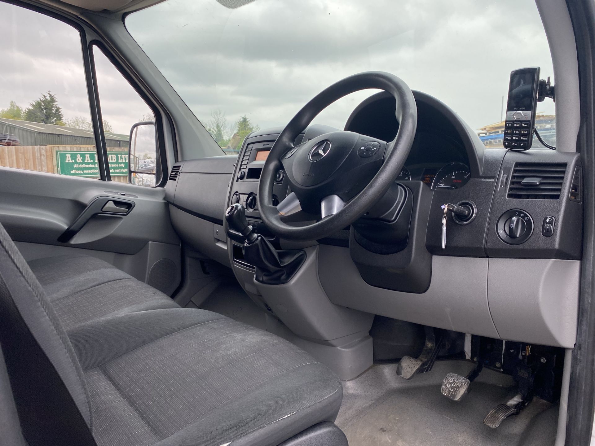 MERCEDES SPRINTER 314CDI "LWB" HIGH ROOF WITH FULL ELECTRIC TAIL-LIFT - 2018 MODEL - 1 OWNER - FSH - Image 15 of 18