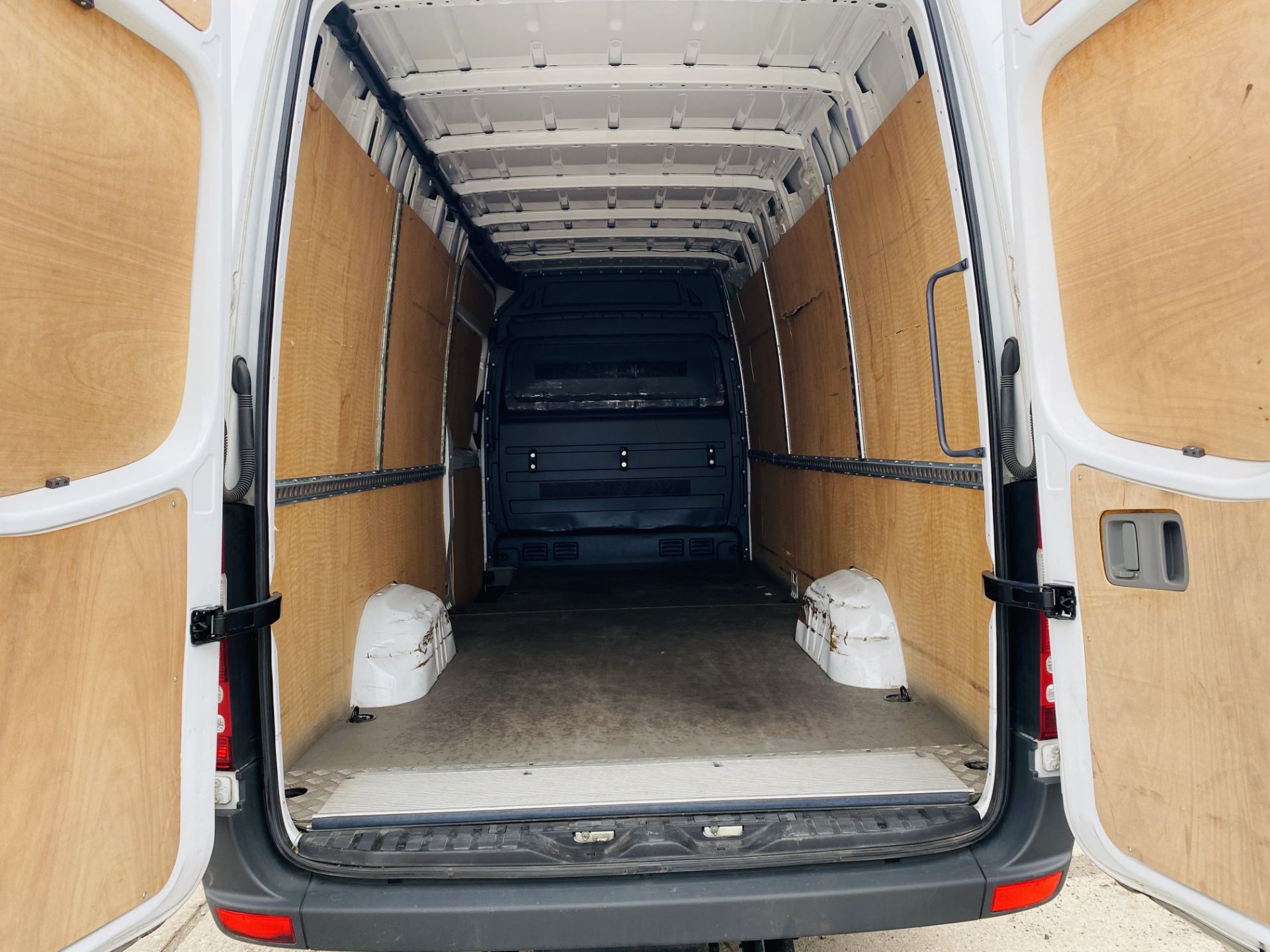 MERCEDES SPRINTER 314CDI "LWB" HIGH ROOF WITH FULL ELECTRIC TAIL-LIFT - 2018 MODEL - 1 OWNER - FSH - Image 18 of 18