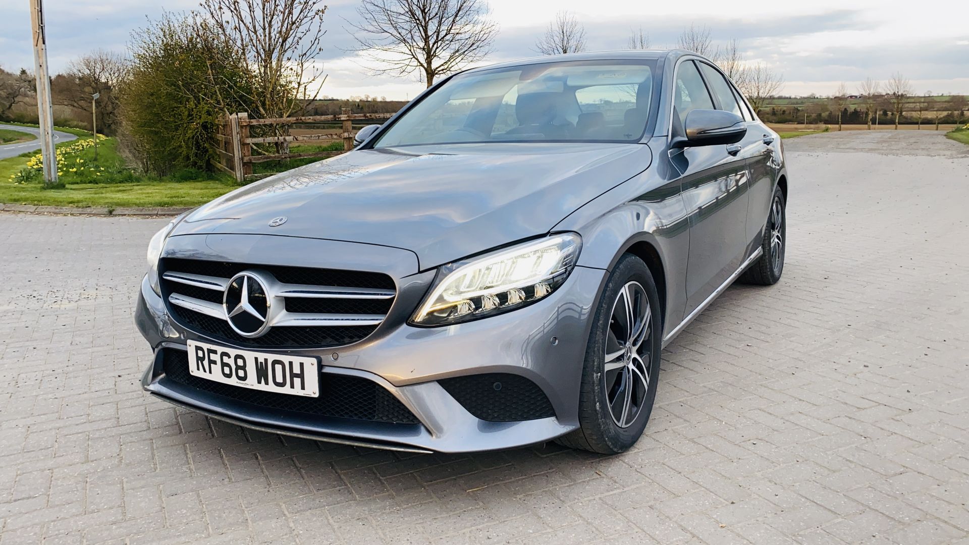 (On Sale) MERCEDES C220d "SPORT" 9-G AUTO (2019) 1 KEEPER - LEATHER - NAV - REVERSE CAM - HUGE SPEC! - Image 5 of 21