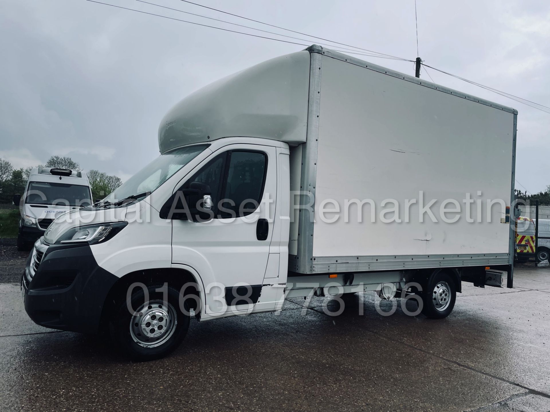 PEUGEOT BOXER 335 *LWB - LUTON / BOX VAN* (2016) '2.2 HDI - 130 BHP - 6 SPEED' *TAIL-LIFT* (1 OWNER) - Image 7 of 35