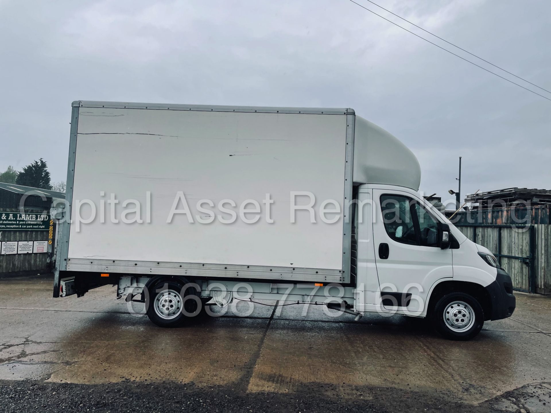 PEUGEOT BOXER 335 *LWB - LUTON / BOX VAN* (2016) '2.2 HDI - 130 BHP - 6 SPEED' *TAIL-LIFT* (1 OWNER) - Image 14 of 35