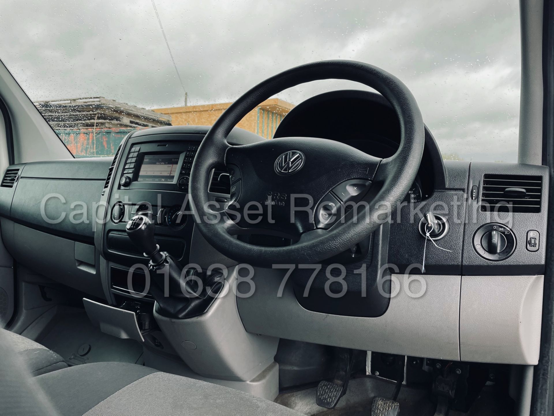 VOLKSWAGEN CRAFTER CR35 *LWB HI-ROOF* (2017 - EURO 6) '2.0 TDI BMT - 6 SPEED' *CRUISE CONTROL* - Image 28 of 39