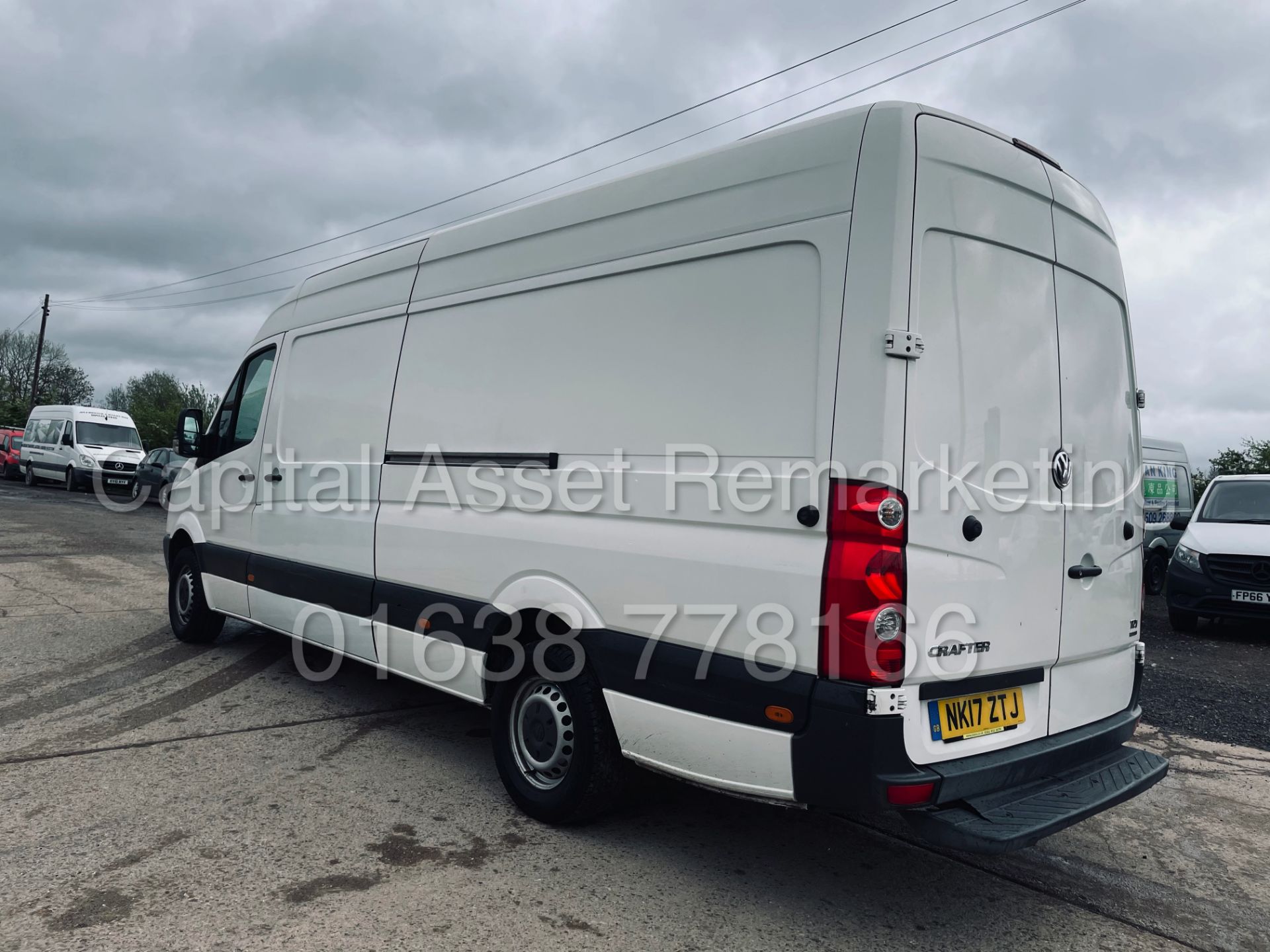 VOLKSWAGEN CRAFTER CR35 *LWB HI-ROOF* (2017 - EURO 6) '2.0 TDI BMT - 6 SPEED' *CRUISE CONTROL* - Image 10 of 39