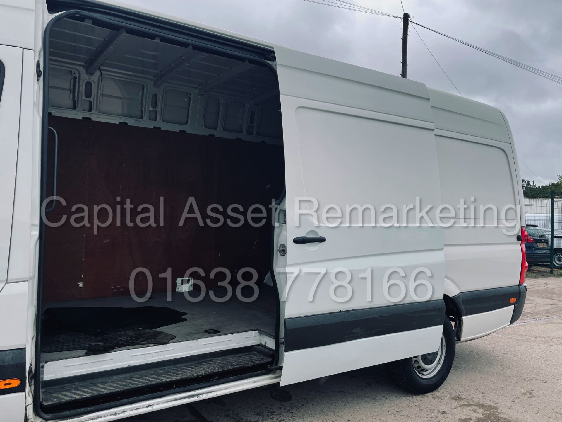 VOLKSWAGEN CRAFTER CR35 *LWB HI-ROOF* (2017 - EURO 6) '2.0 TDI BMT - 6 SPEED' *CRUISE CONTROL* - Image 22 of 39