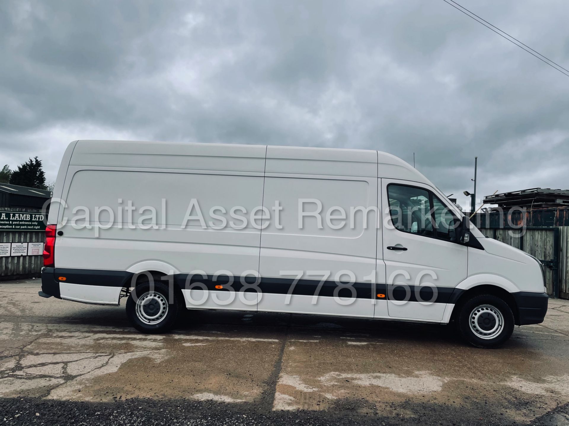 VOLKSWAGEN CRAFTER CR35 *LWB HI-ROOF* (2017 - EURO 6) '2.0 TDI BMT - 6 SPEED' *CRUISE CONTROL* - Image 14 of 39