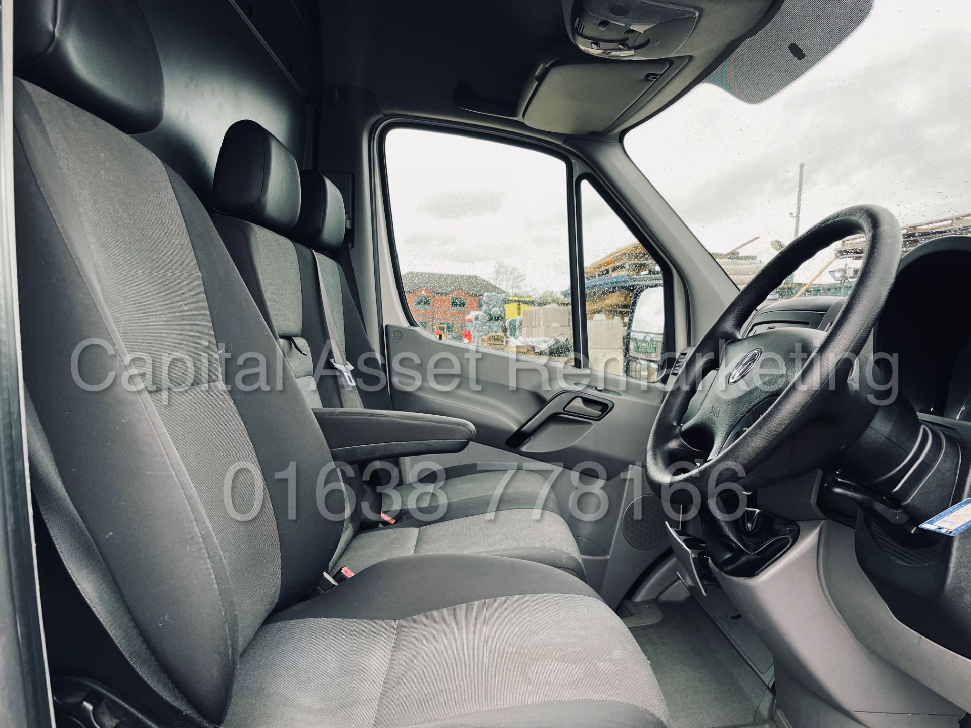 VOLKSWAGEN CRAFTER CR35 *LWB HI-ROOF* (2017 - EURO 6) '2.0 TDI BMT - 6 SPEED' *CRUISE CONTROL* - Image 26 of 39