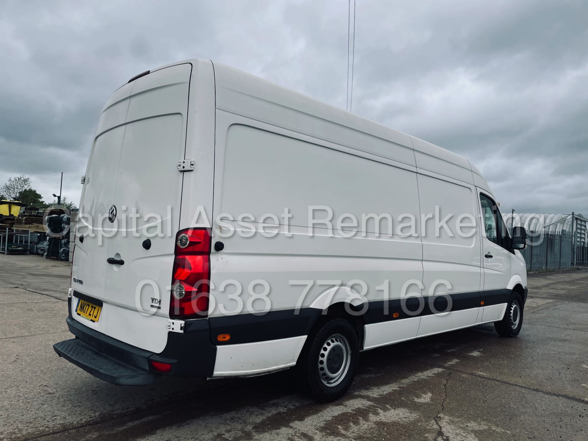 VOLKSWAGEN CRAFTER CR35 *LWB HI-ROOF* (2017 - EURO 6) '2.0 TDI BMT - 6 SPEED' *CRUISE CONTROL* - Image 13 of 39