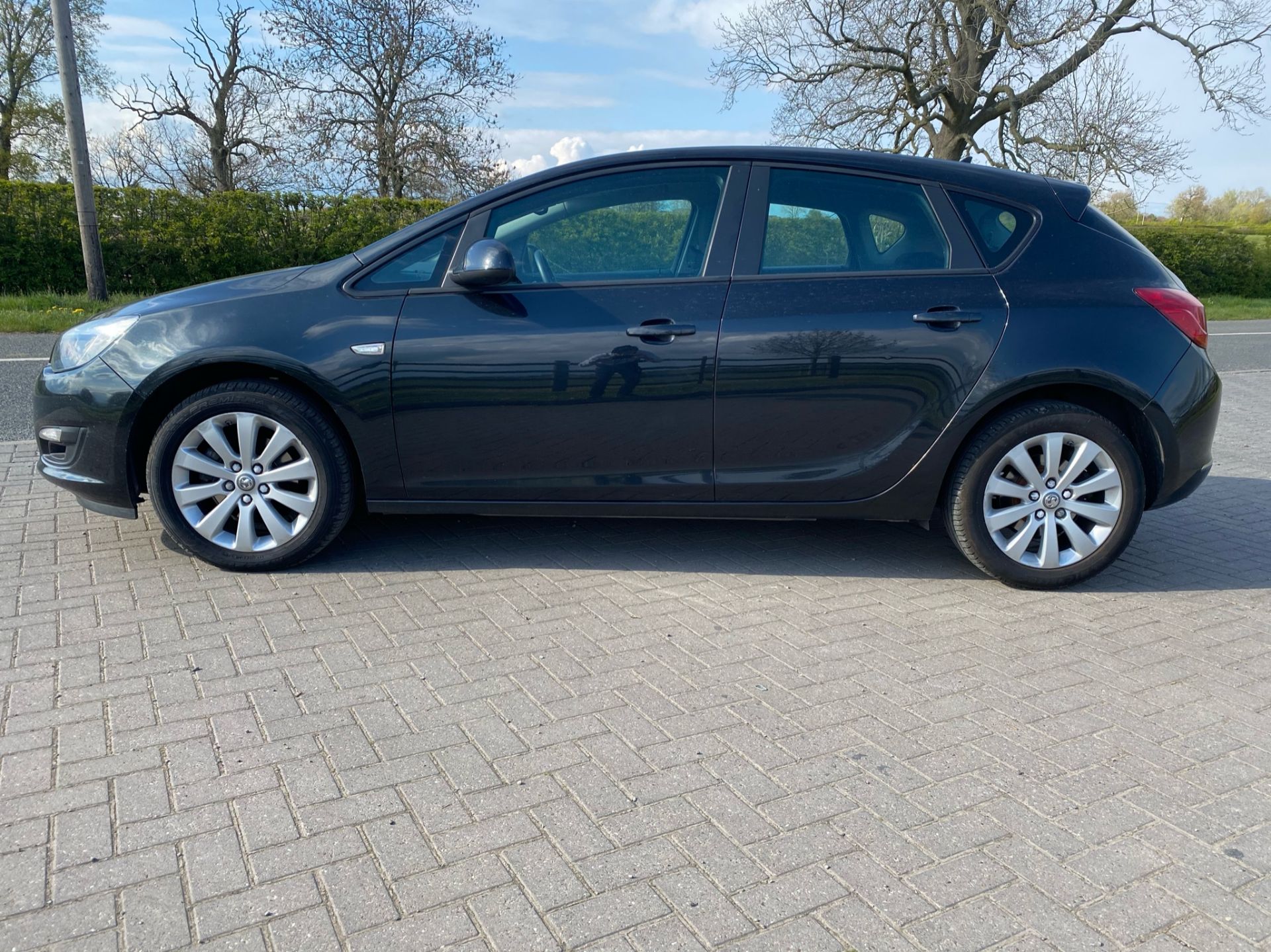 ON SALE VAUXHALL ASTRA 1.6 CDTI "ECO' "DESIGN" 5 DOOR HATCHBACK - AIR CON - NEW SHAPE - 2015 MODEL - - Image 4 of 14
