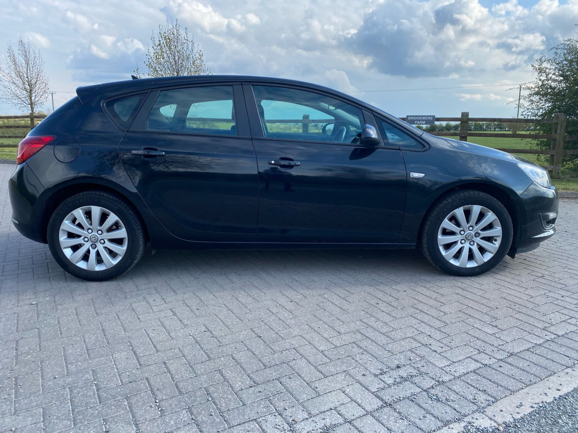 ON SALE VAUXHALL ASTRA 1.6 CDTI "ECO' "DESIGN" 5 DOOR HATCHBACK - AIR CON - NEW SHAPE - 2015 MODEL - - Image 8 of 14