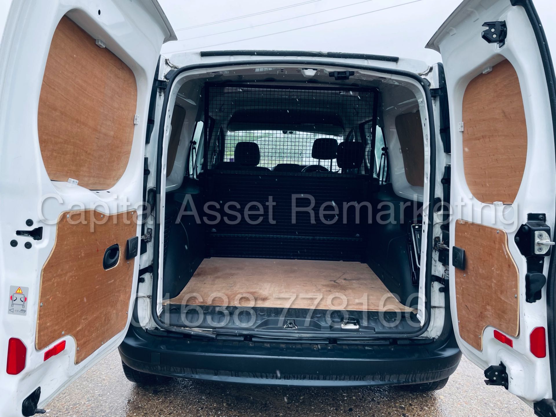 (On Sale) MERCEDES-BENZ CITAN 109 CDI *XLWB -5 SETAER CREW VAN* (2017 - EURO 6) *1 OWNER - FSH* - Image 25 of 45