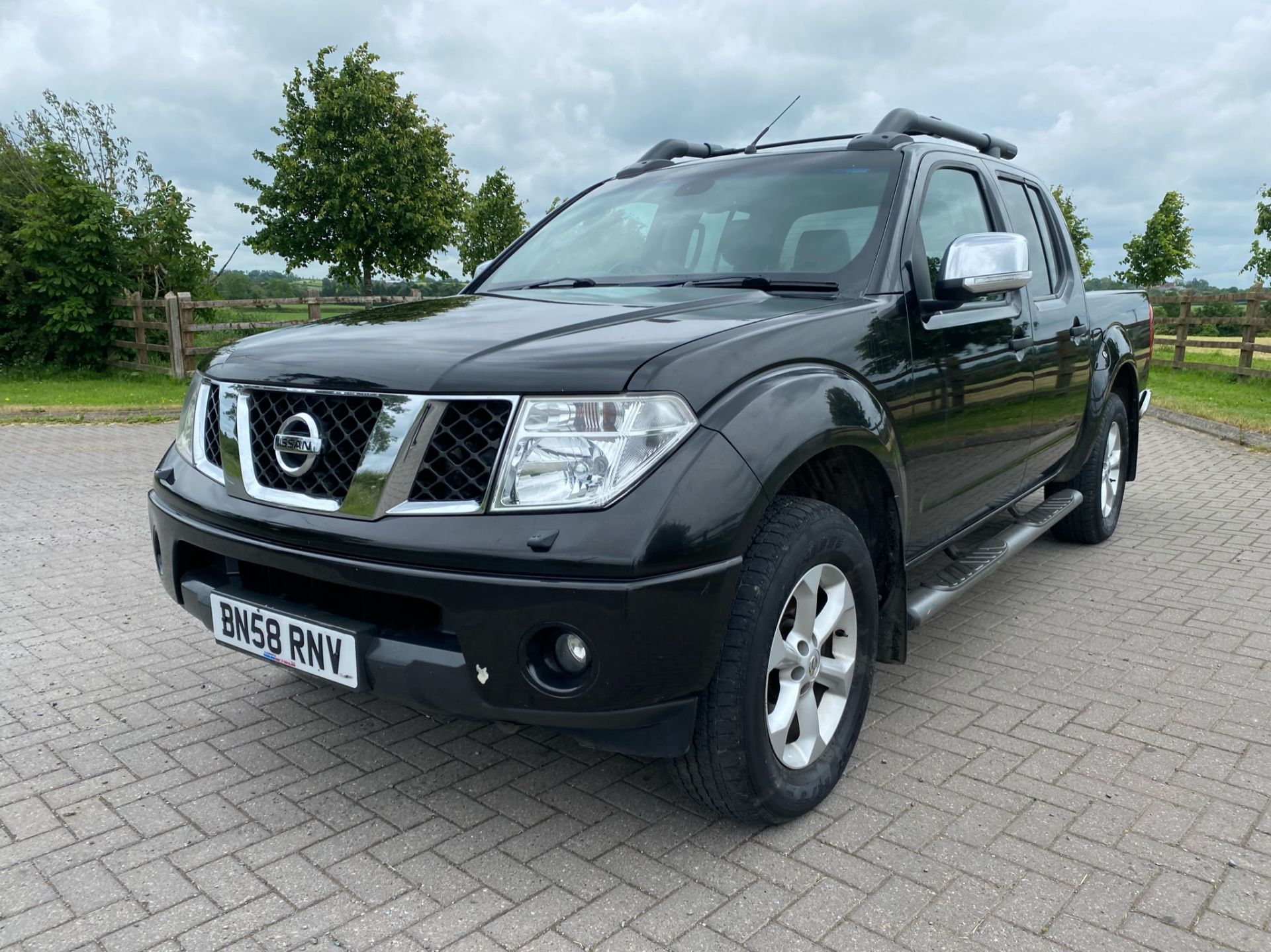 (On Sale) NISSAN NAVARA *AVENTURA* D/CAB PICK-UP (58 REG) '2.5 DCI - AUTO' *LEATHER & NAV* (NO VAT) - Image 5 of 26