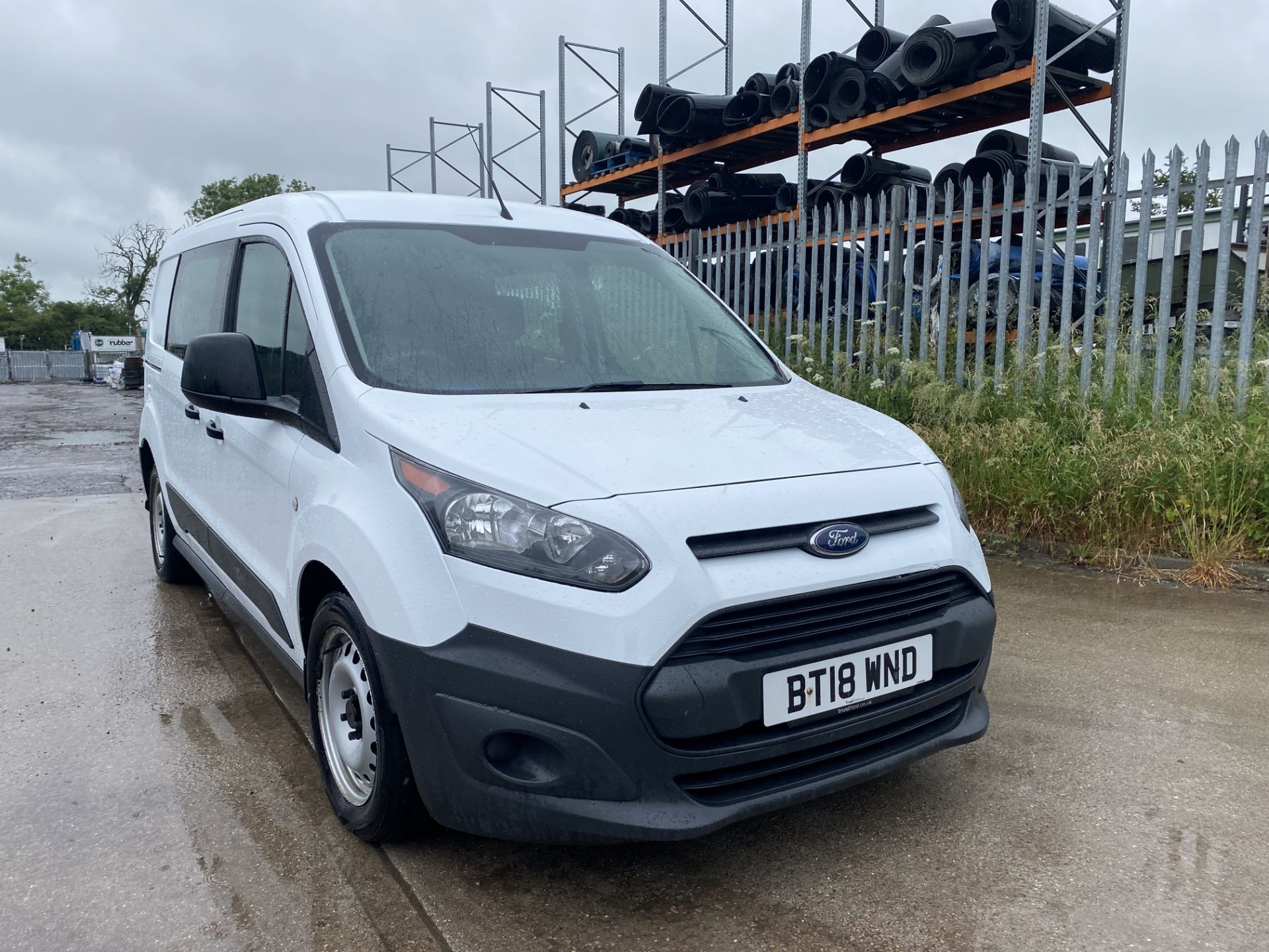 ON SALE FORD TRANSIT CONNECT T230L 1.5TDCI (100) "LWB 5 SEAT CREW VAN / DUALINER - 18 REG - AIR CON - Image 3 of 28