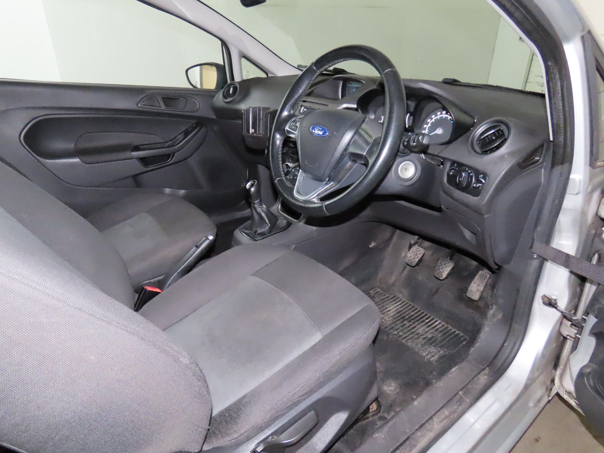 (On Sale) FORD FIESTA *LCV - PANEL VAN* (66 REG - EURO 6) '1.5 TDCI - STOP/START' *A/C* (1 OWNER) - Image 10 of 12