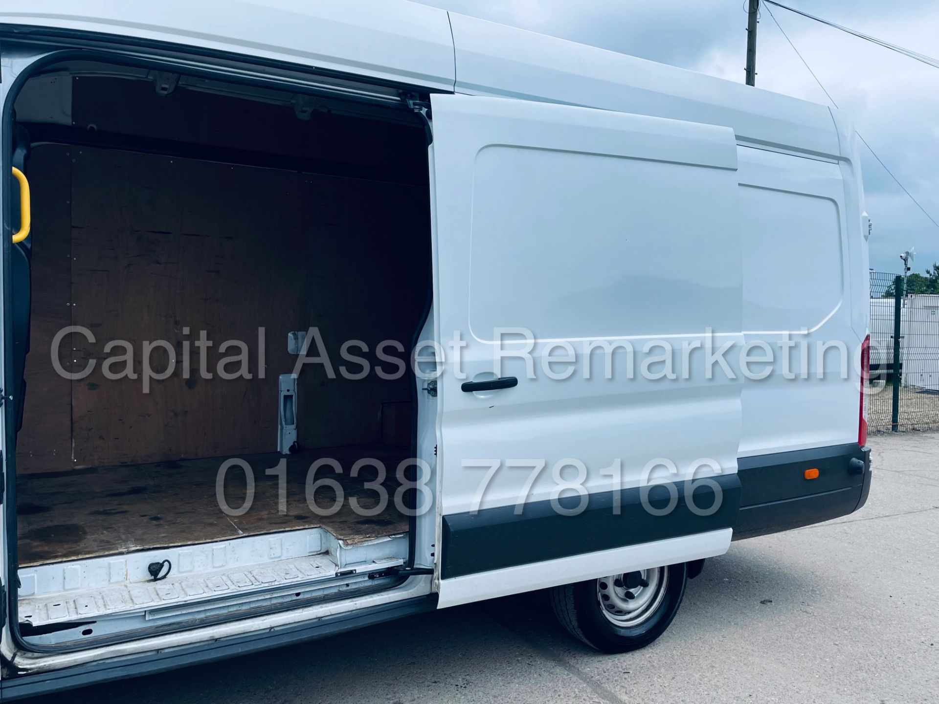 FORD TRANSIT 130 T350 *L4 - XLWB HI-ROOF* (2019 - EURO 6) '2.0 TDCI - 6 SPEED' (1 OWNER) *AIR CON* - Image 23 of 42