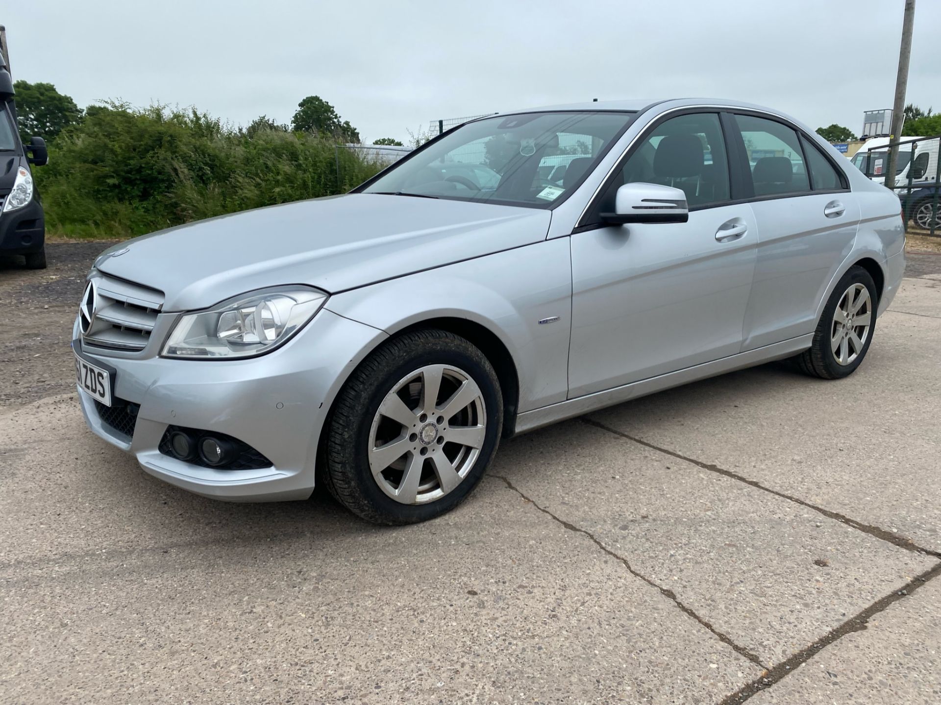 MERCEDES C220 CDI "BLUE EFFICIENCY" AUTO SPECIAL EQUIPMENT SALOON - 2012 MODEL - LOW MILES - LEATHER - Image 7 of 30