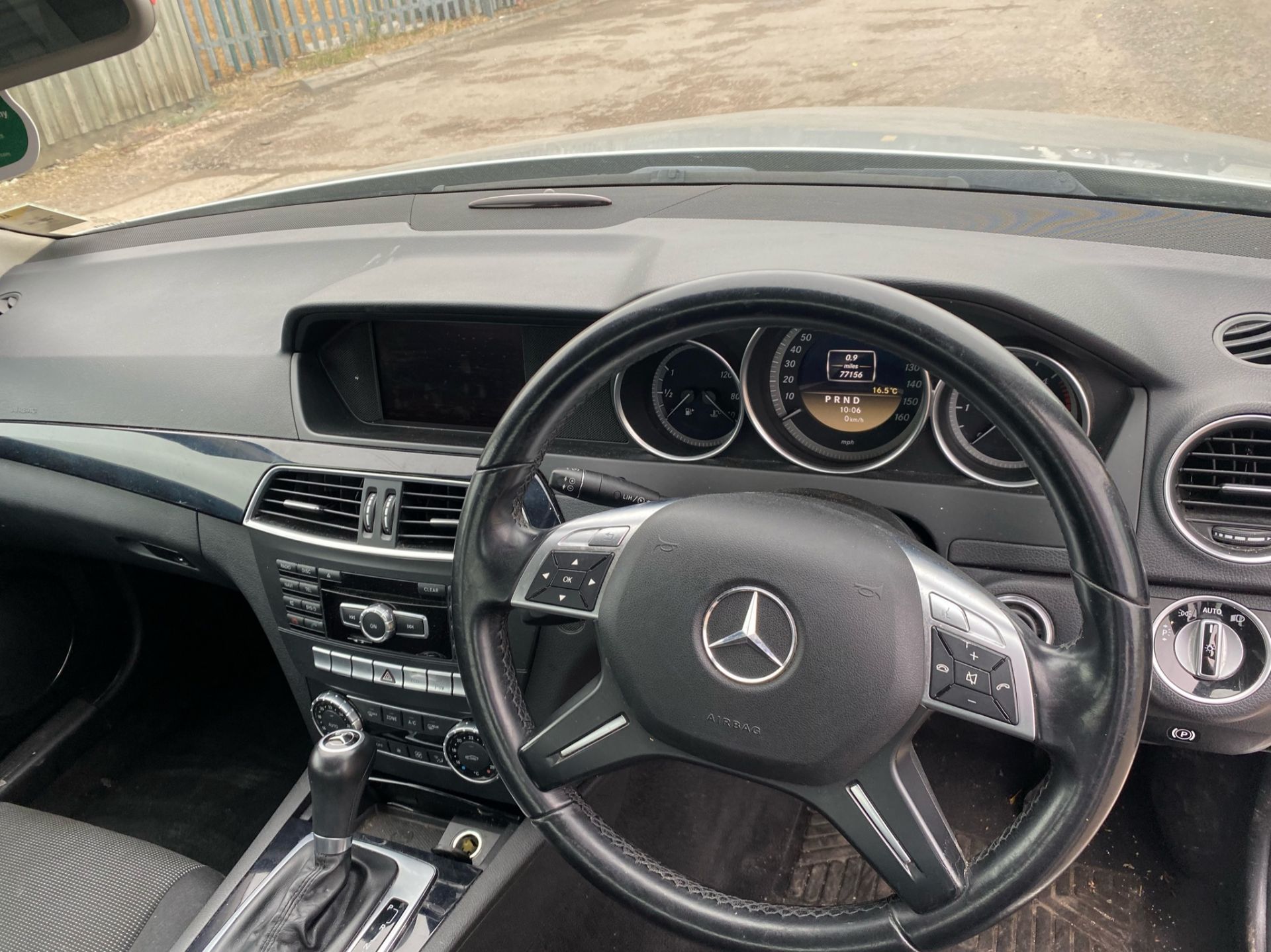 MERCEDES C220 CDI "BLUE EFFICIENCY" AUTO SPECIAL EQUIPMENT SALOON - 2012 MODEL - LOW MILES - LEATHER - Image 21 of 30