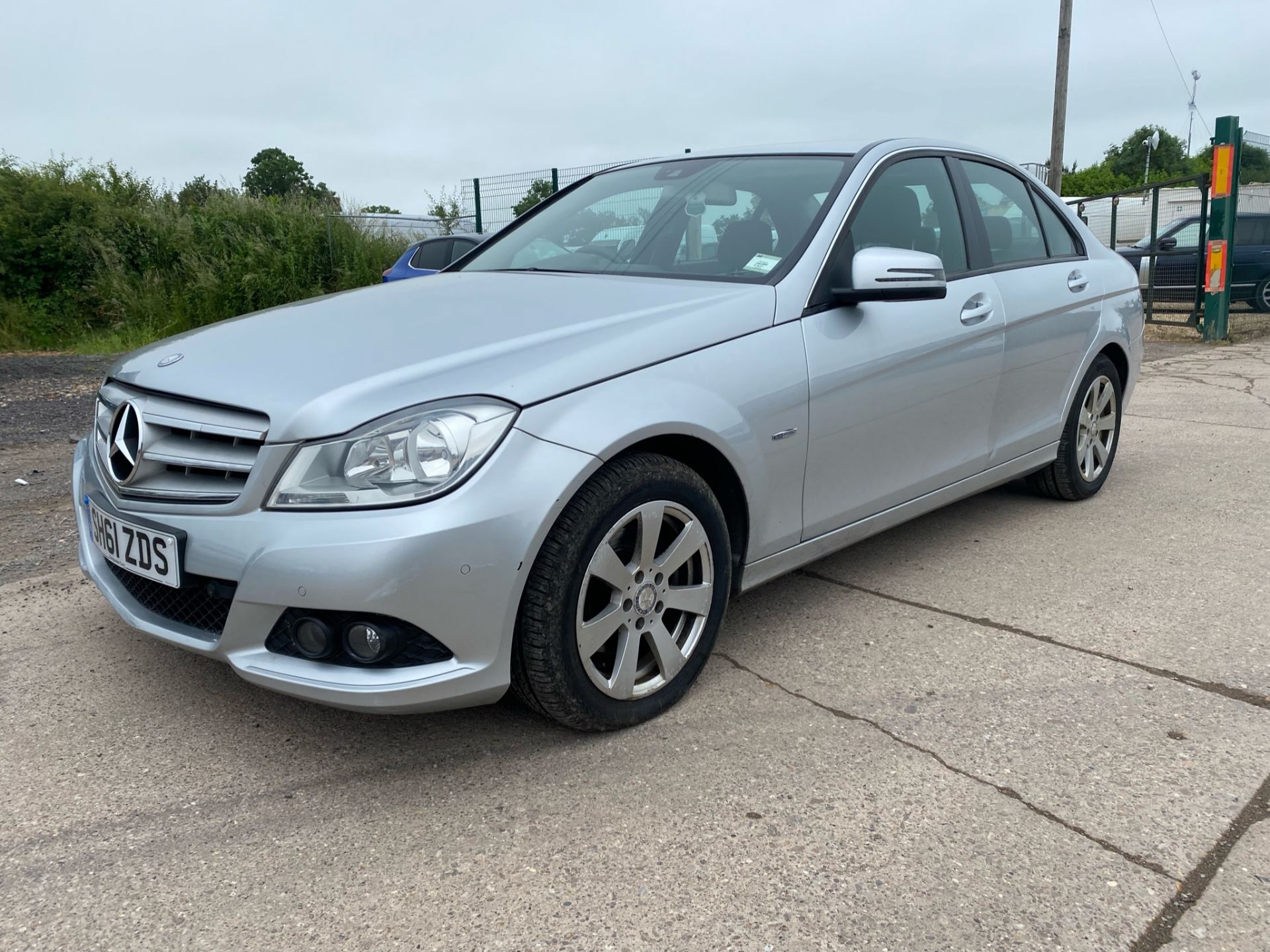 MERCEDES C220 CDI "BLUE EFFICIENCY" AUTO SPECIAL EQUIPMENT SALOON - 2012 MODEL - LOW MILES - LEATHER - Image 6 of 30