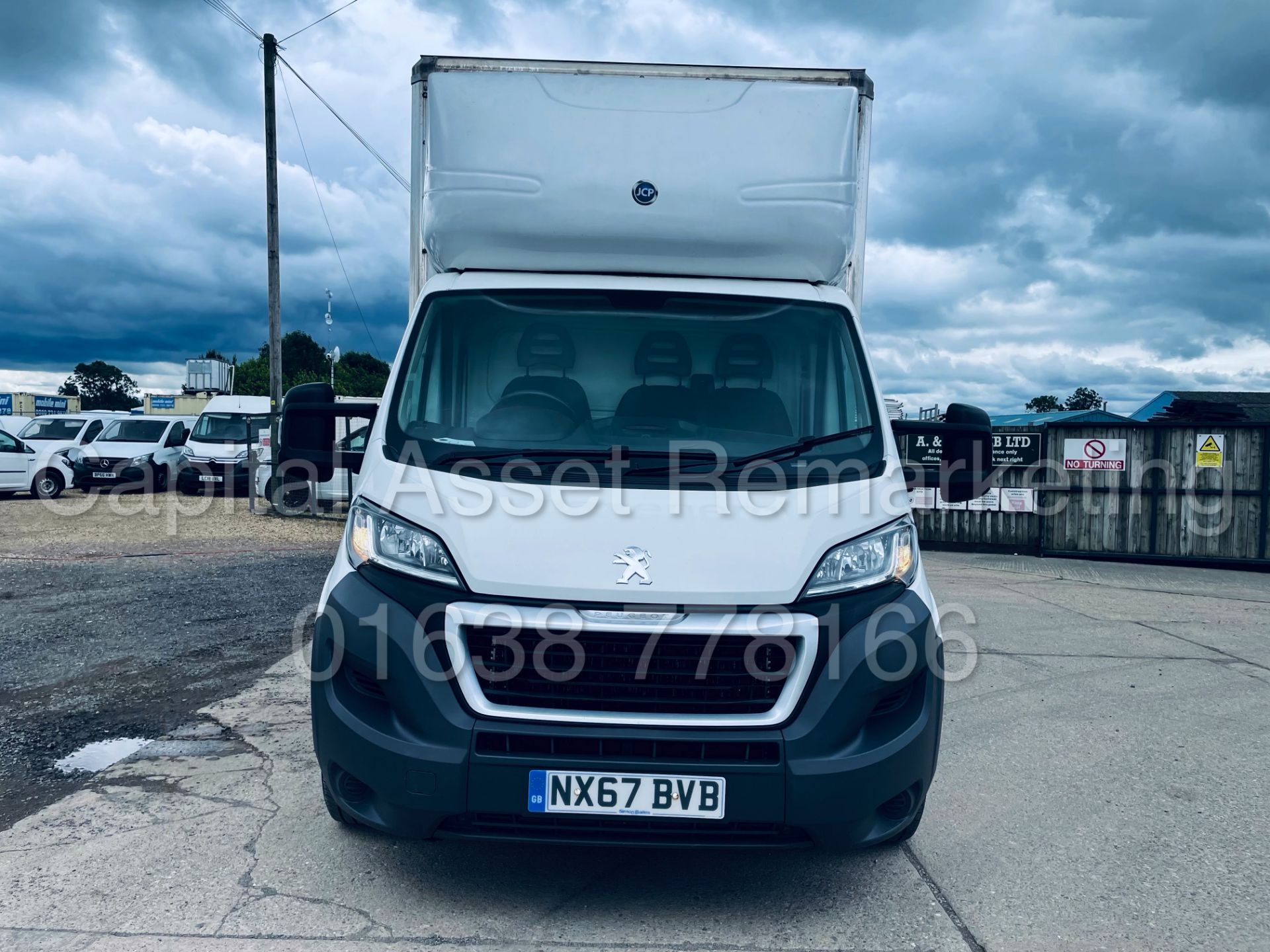 PEUGEOT BOXER 335 *LWB - LOW LOADER / LUTON BOX VAN* (2018 - EURO 6) '2.0 BLUE HDI -6 SPEED' *U-LEZ* - Image 4 of 41