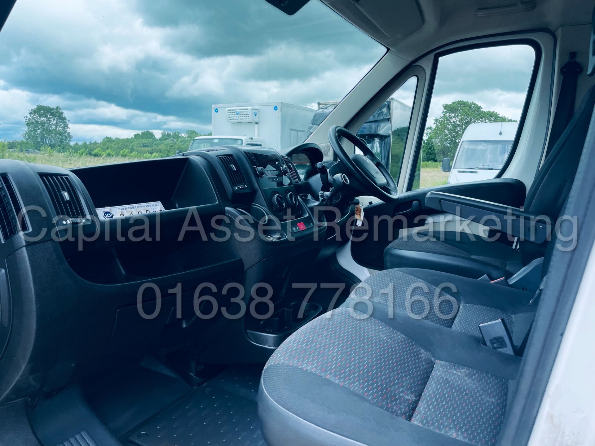 PEUGEOT BOXER 335 *LWB - LOW LOADER / LUTON BOX VAN* (2018 - EURO 6) '2.0 BLUE HDI -6 SPEED' *U-LEZ* - Image 19 of 41