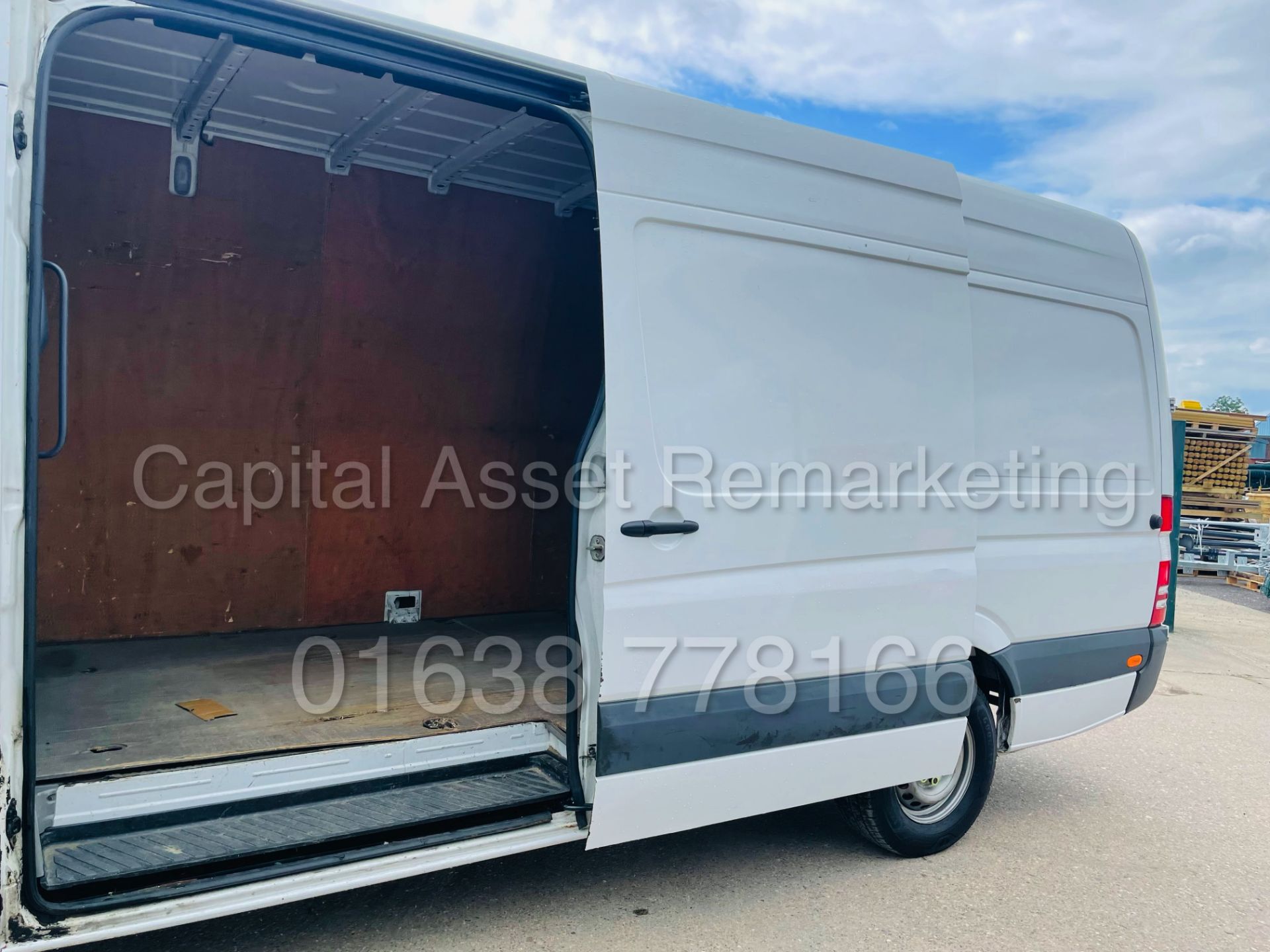 (On Sale) MERCEDES-BENZ SPRINTER 313 CDI *LWB HI-ROOF* (2015) '130 BHP - 6 SPEED' *CRUISE* (3500 KG) - Image 23 of 39