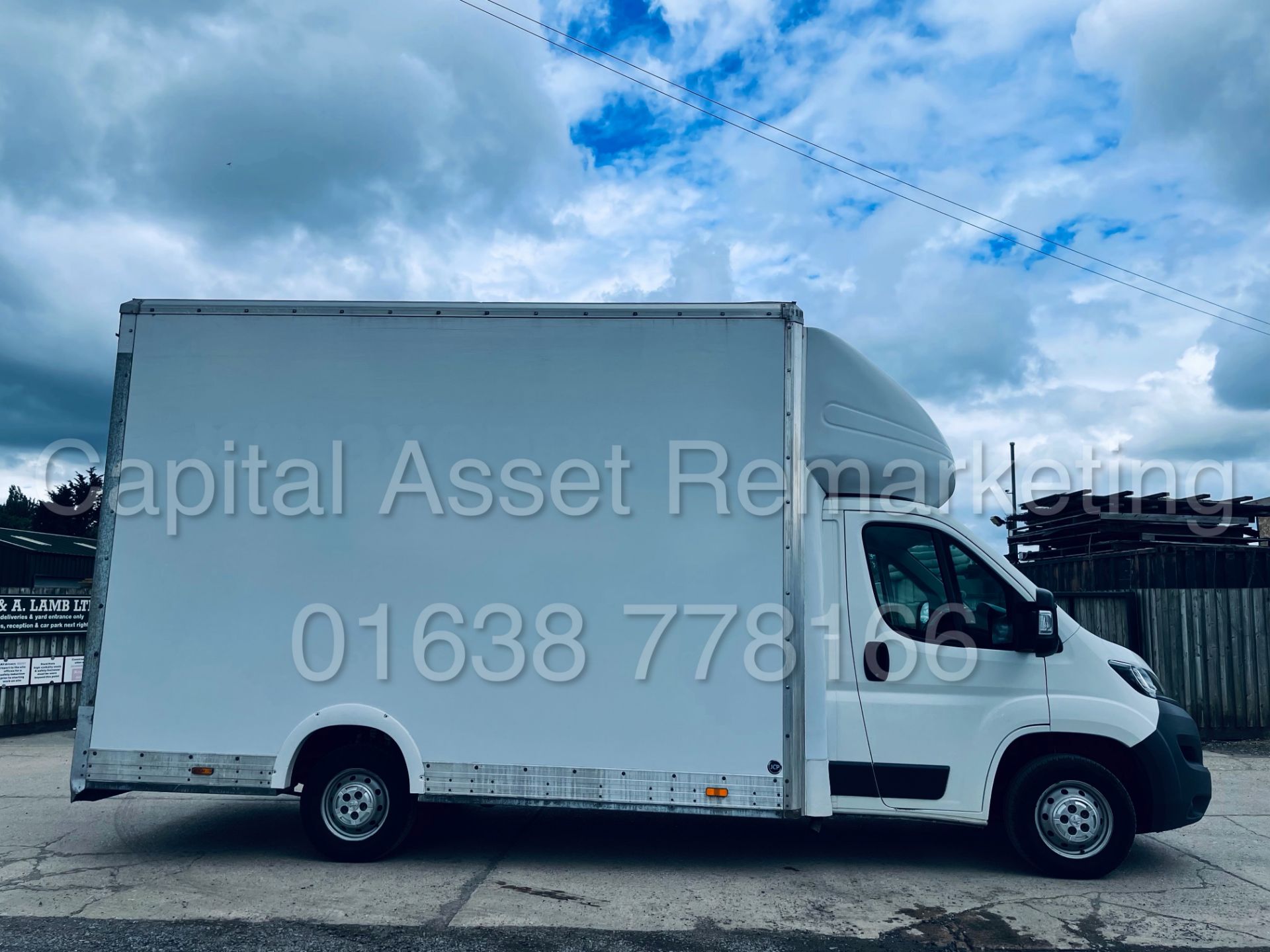 PEUGEOT BOXER 335 *LWB - LOW LOADER / LUTON BOX VAN* (2018 - EURO 6) '2.0 BLUE HDI -6 SPEED' *U-LEZ* - Image 14 of 41