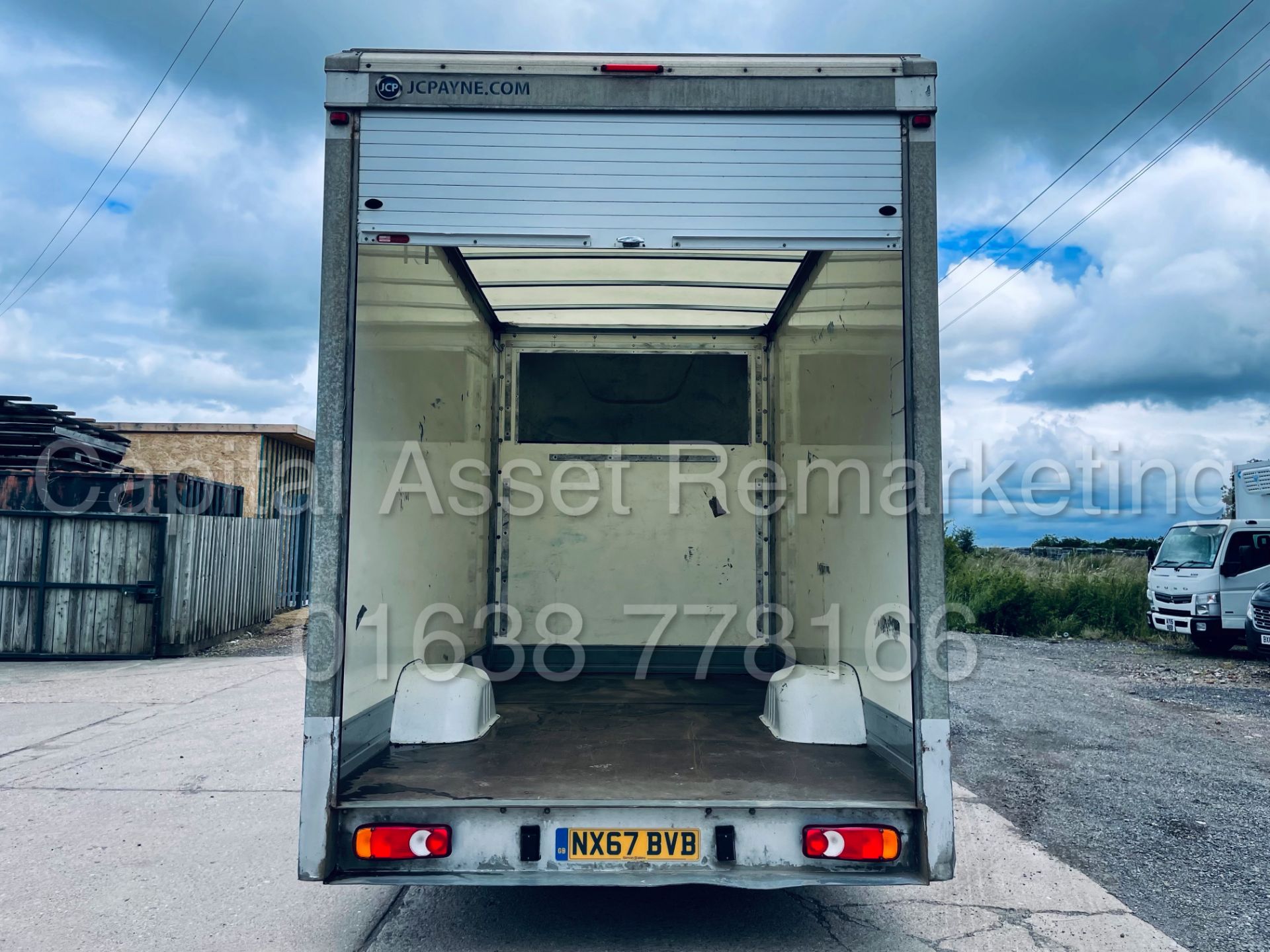 PEUGEOT BOXER 335 *LWB - LOW LOADER / LUTON BOX VAN* (2018 - EURO 6) '2.0 BLUE HDI -6 SPEED' *U-LEZ* - Image 23 of 41