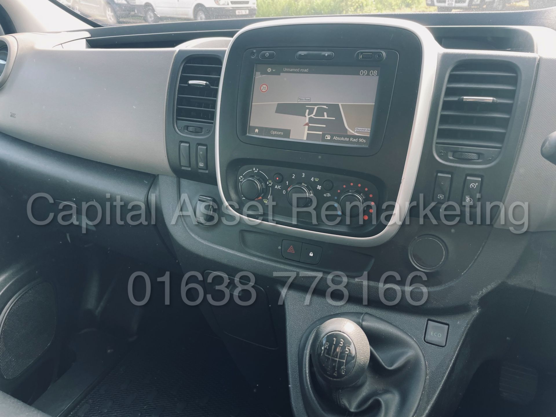 (ON SALE) RENAULT TRAFIC LL29 *BUSINESS ENERGY* LWB PANEL VAN (2017 - EURO 6) '1.6 DCI' *A/C - NAV* - Image 36 of 44