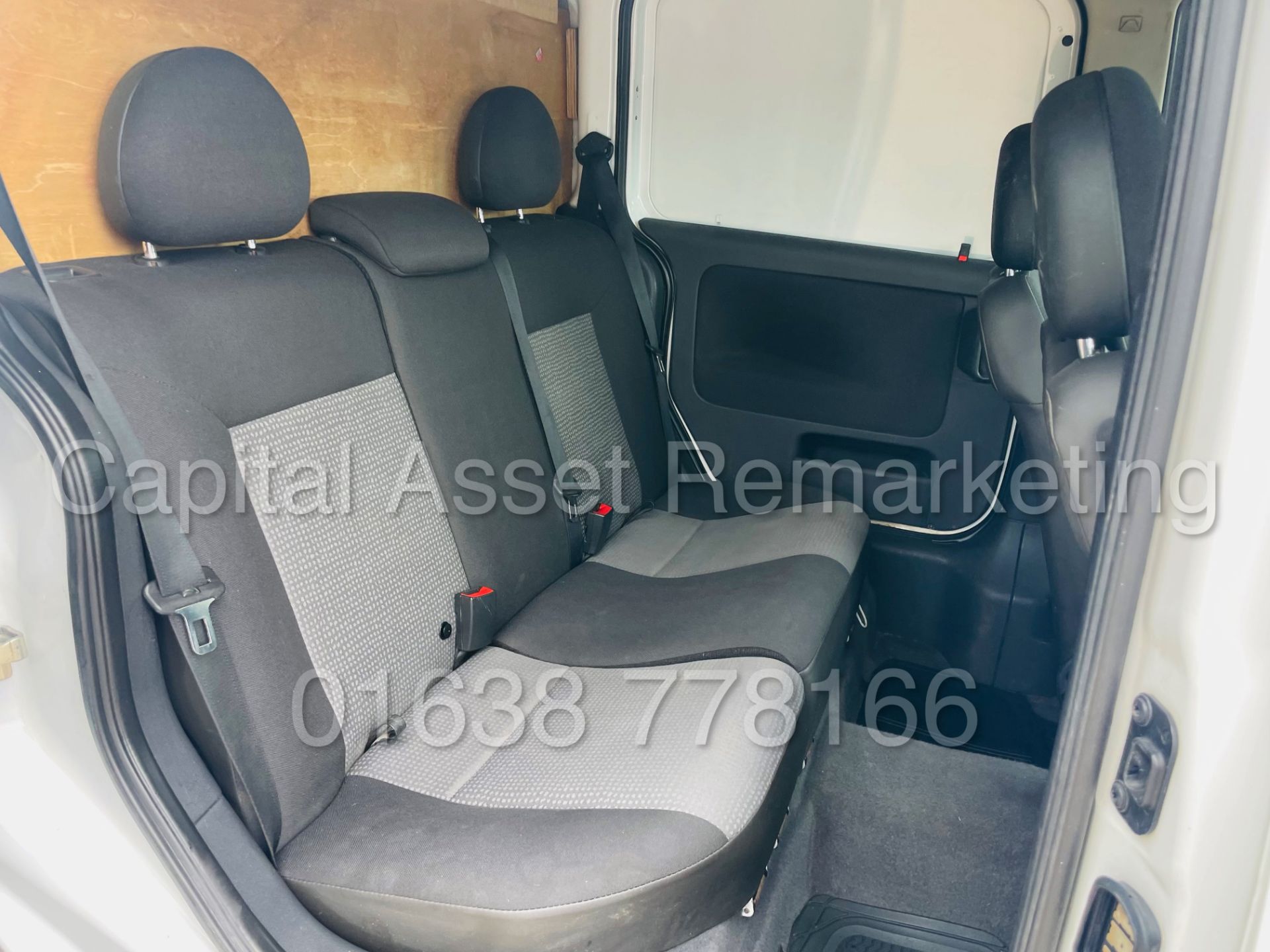 VAUXHALL COMBO CDTI *5 SEATER CREW VAN* (2011 - 11 REG) 'CDTI - 5 SPEED' (1 FORMER KEEPER) - Image 30 of 44