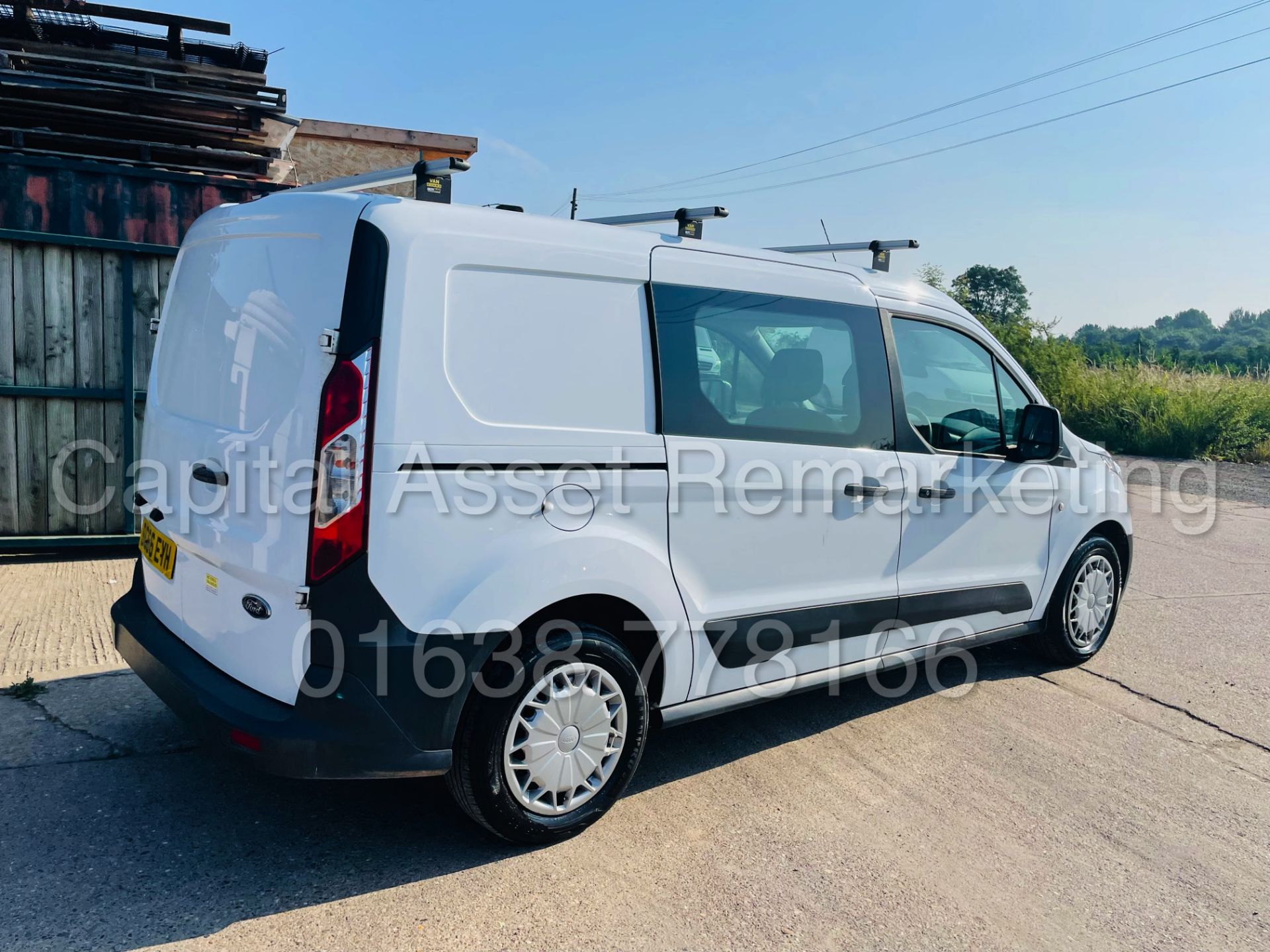 FORD TRANSIT CONNECT 230 *LWB - 5 SEATER CREW VAN* (2017 - EURO 6) '1.5 TDCI - 100 BHP' **NO VAT** - Image 13 of 45