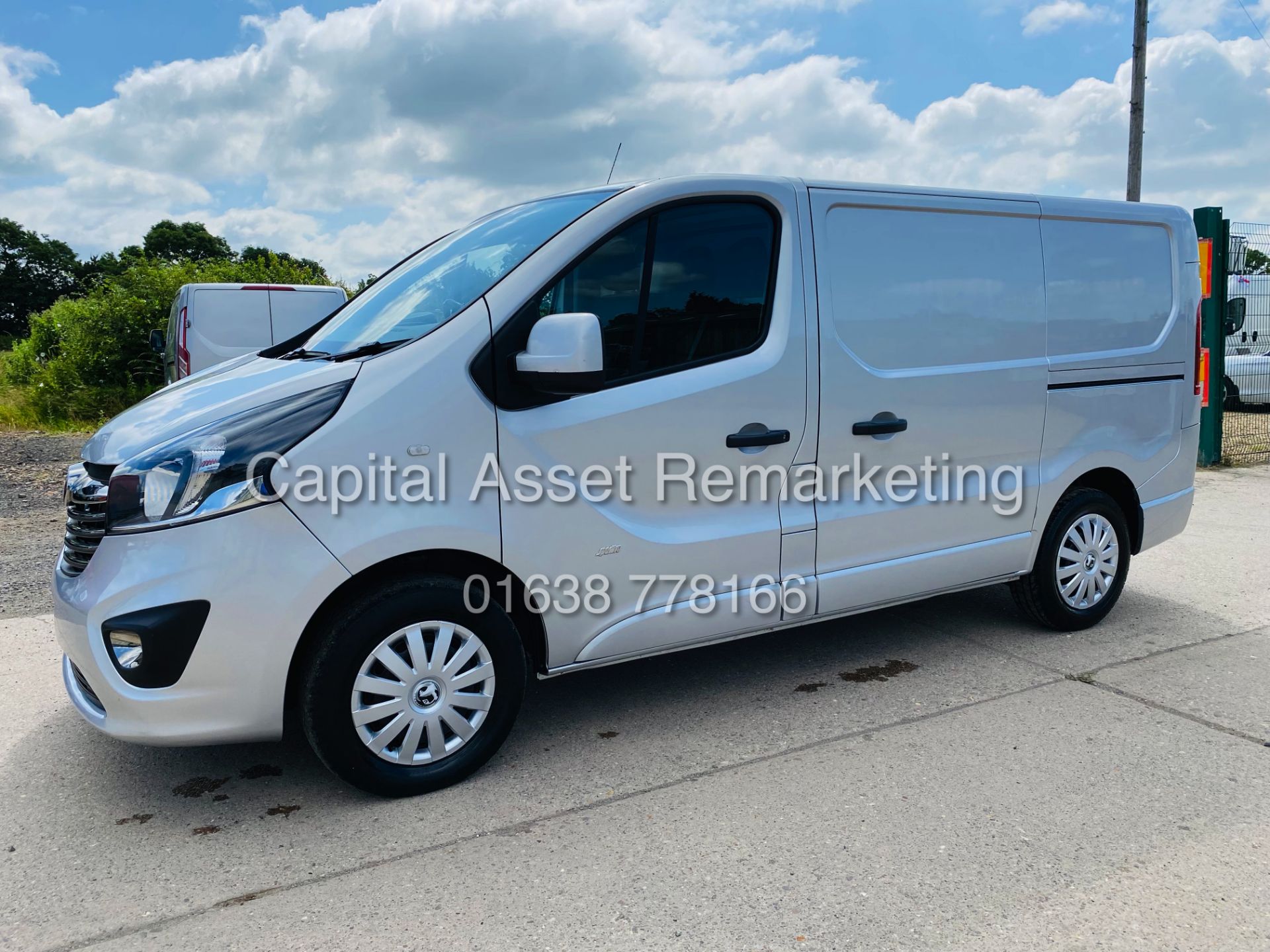 VAUXHALL VIVARO "SPORTIVE" CDTI 92018 MODEL) 1 OWNER FSH - AC - ELEC PACK - CRUISE - SILVER - Image 7 of 25