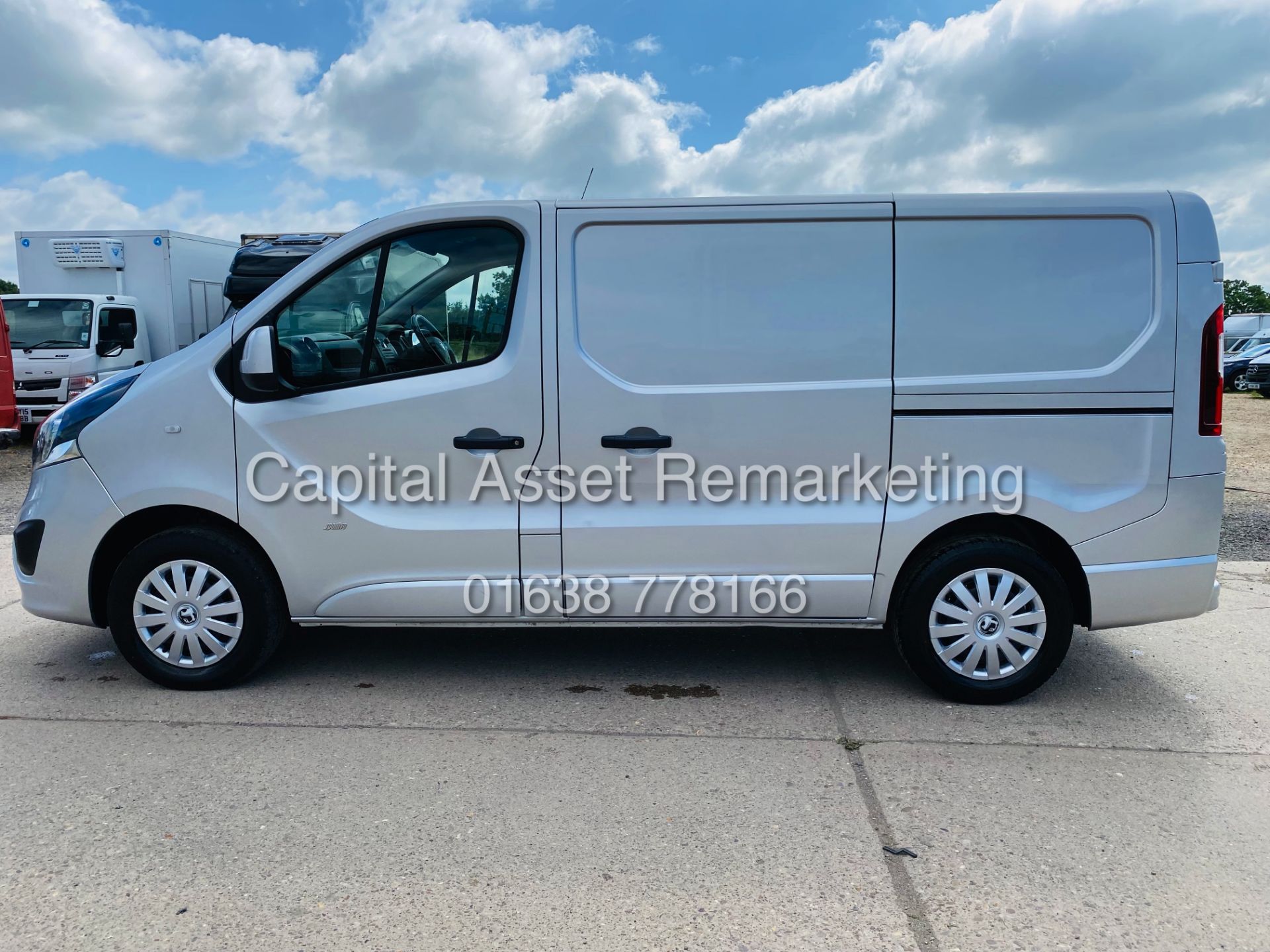 VAUXHALL VIVARO "SPORTIVE" CDTI 92018 MODEL) 1 OWNER FSH - AC - ELEC PACK - CRUISE - SILVER - Image 8 of 25